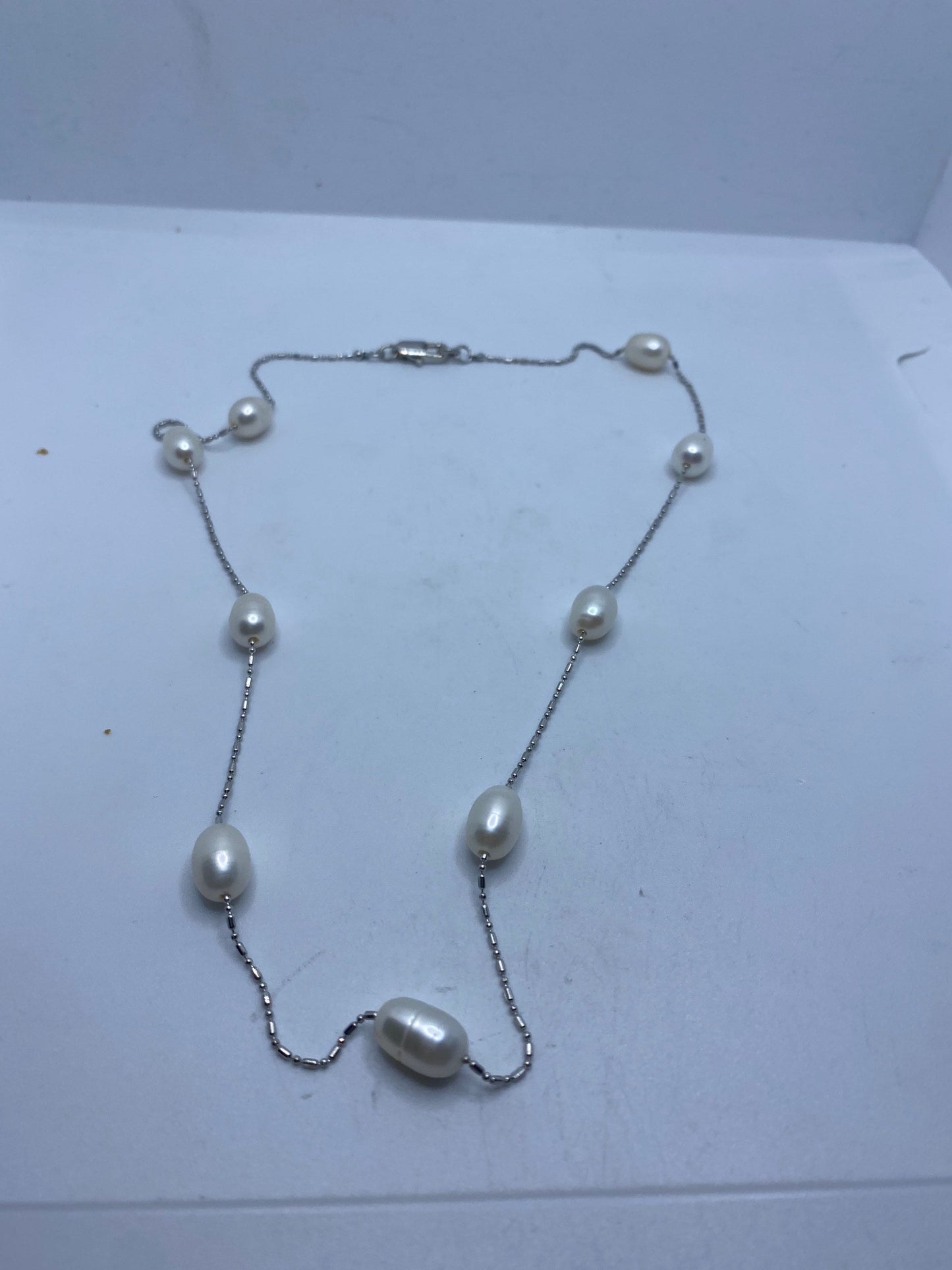Vintage White Pearl 16 in Necklace