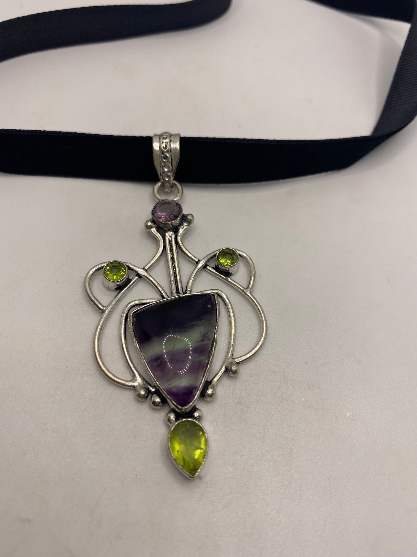Vintage Cabochon Cut Droplet Deep Purple Genuine Fluorite Peridot Choker Necklace