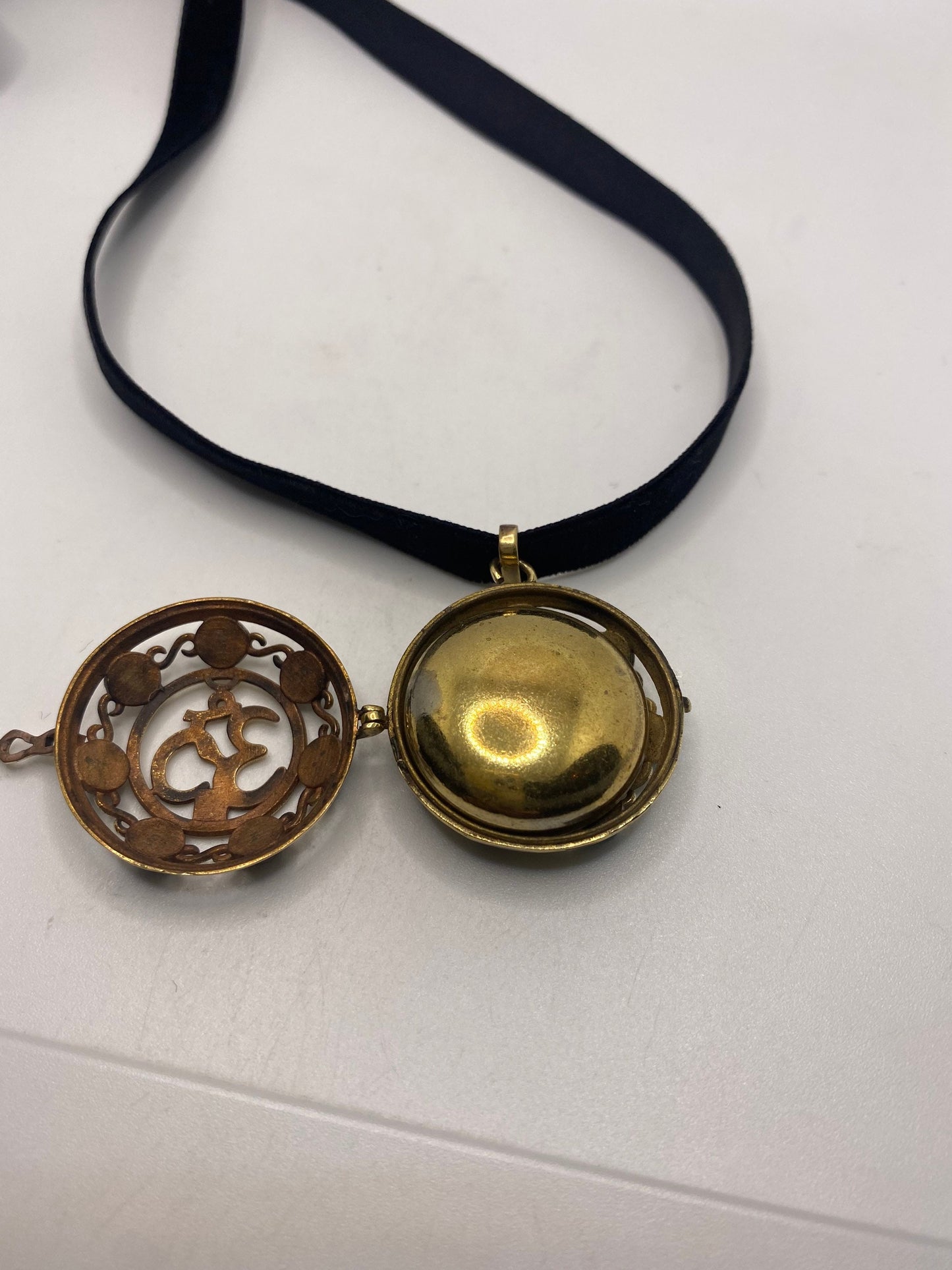 Vintage Ohm Shanti Chakra Stones Bronze Velvet Choker Necklace.