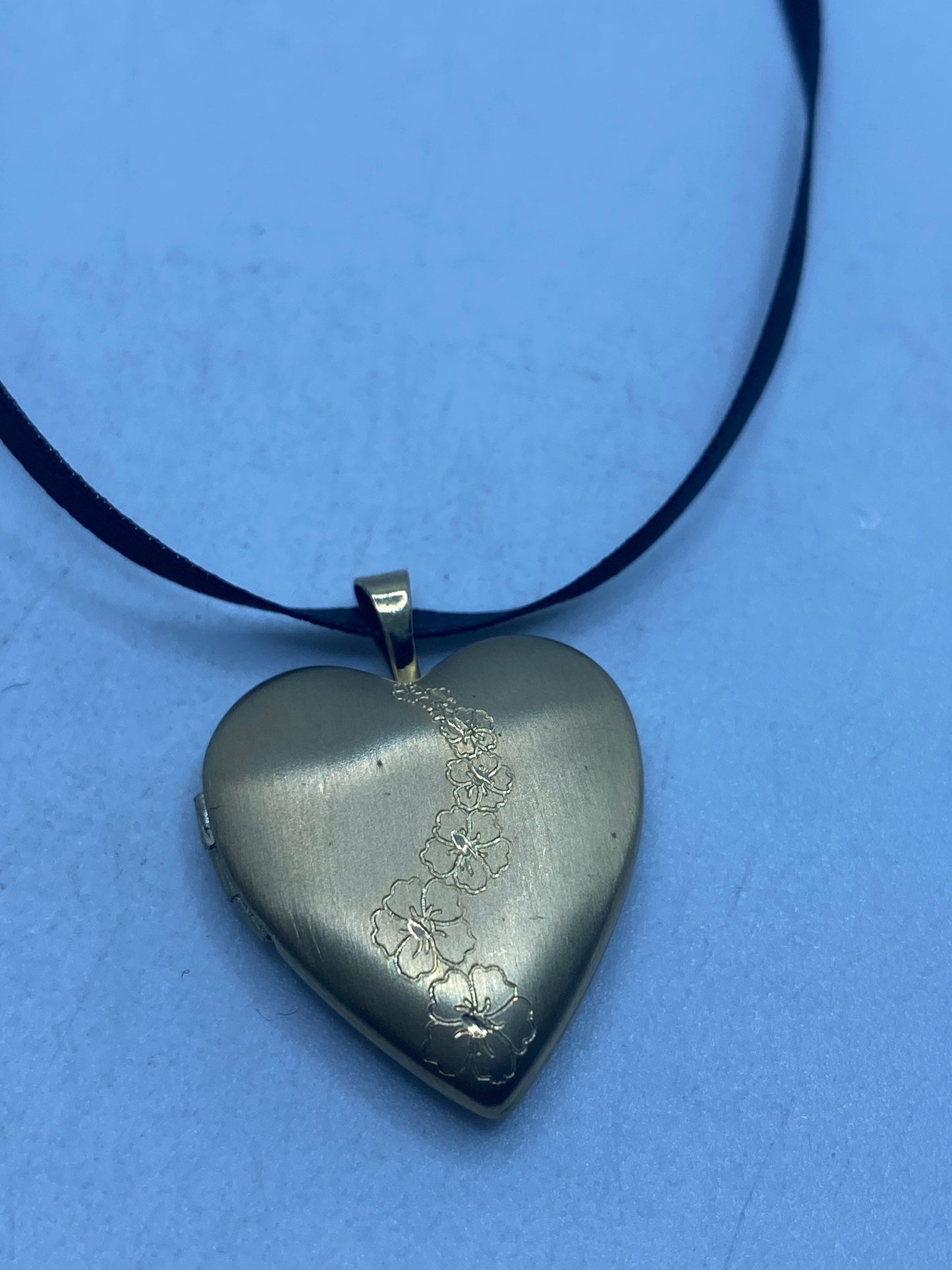 Vintage Gold Filled Heart Locket Necklace | Engraved Floral Choker