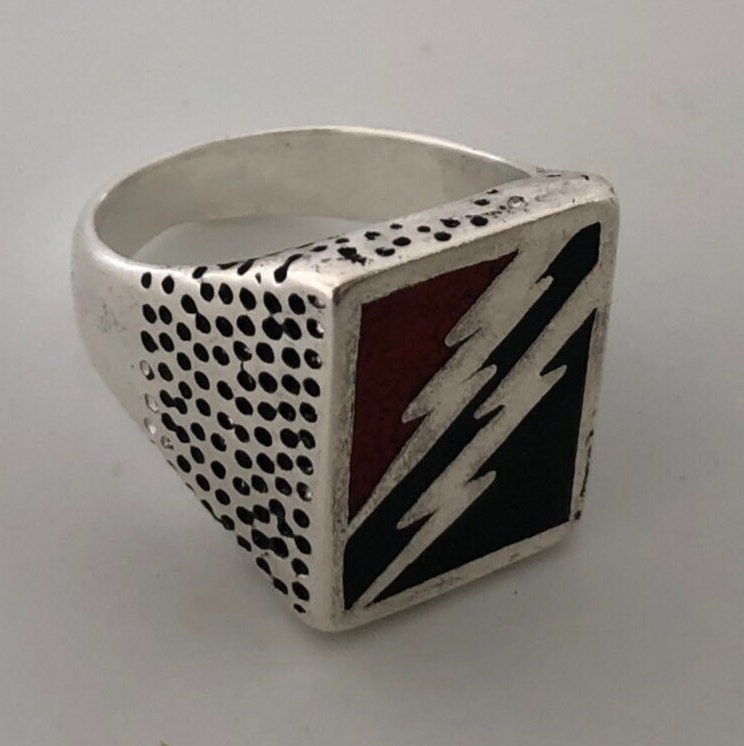 Vintage Lightning Bolt Native American Style Southwestern Red Coral Black Onyx Stone Inlay Ring