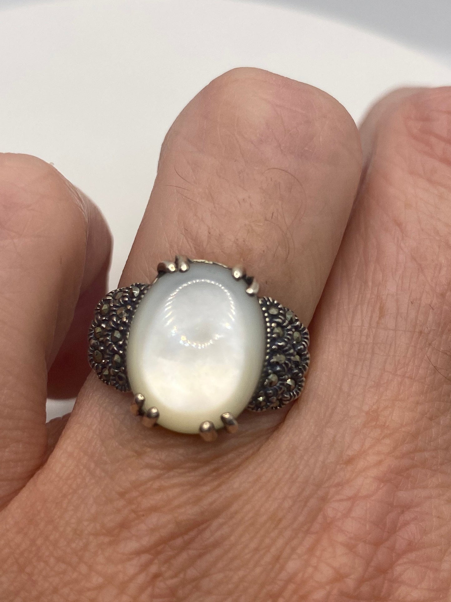 Vintage Mother of Pearl 925 Sterling Silver Marcasite Cocktail Ring