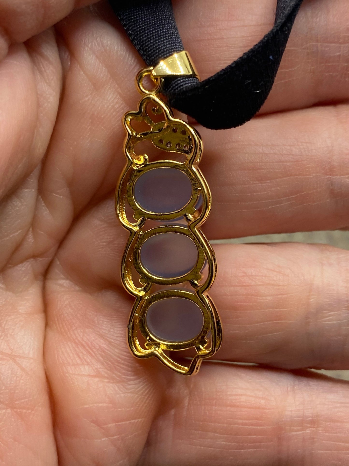 Vintage Rose Quartz Choker Golden Bronze Pea Pod Pendant Necklace