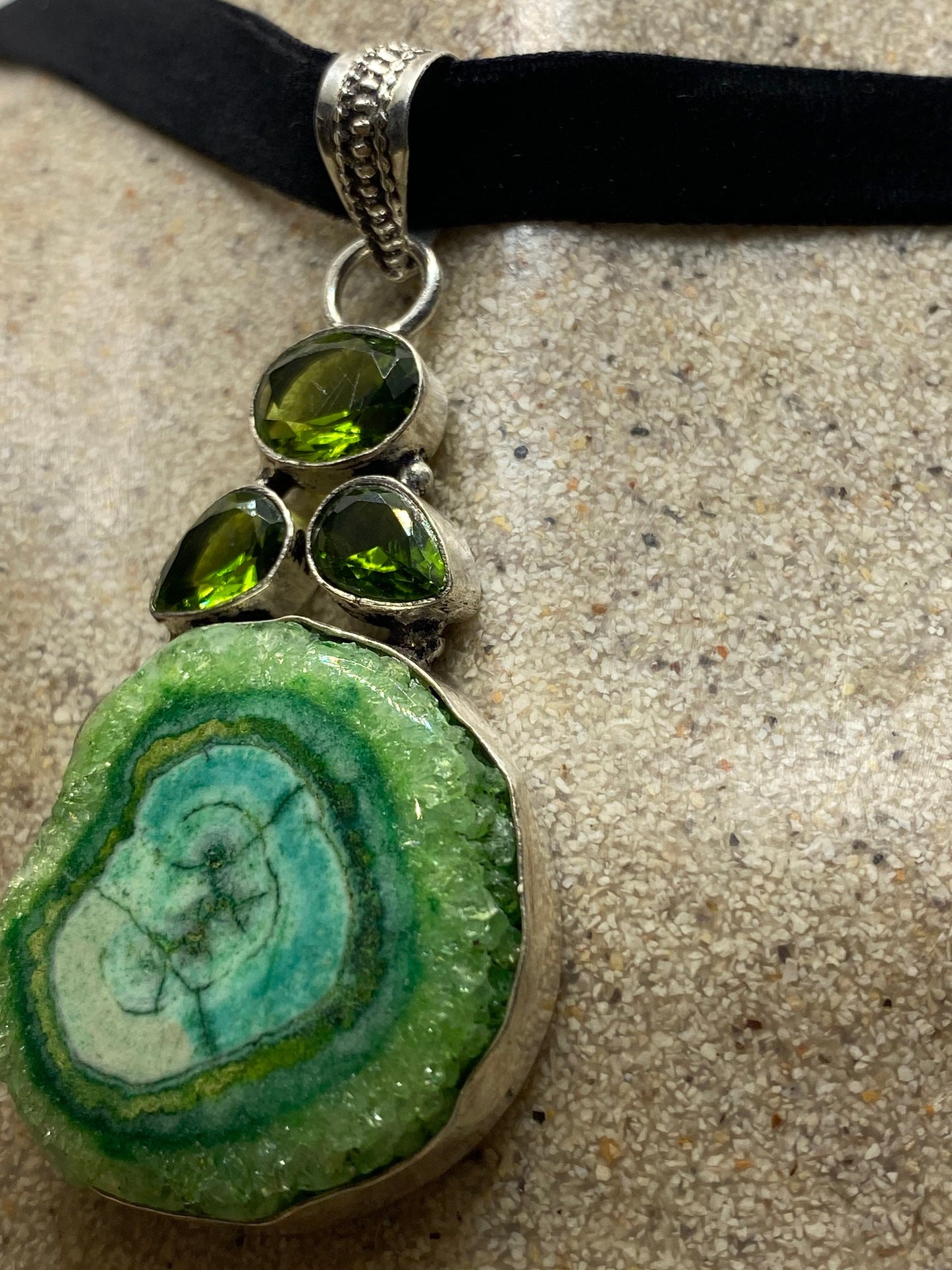 Handmade Vintage Green Chrysoprase Crystal Druzy Agate Choker Pendant