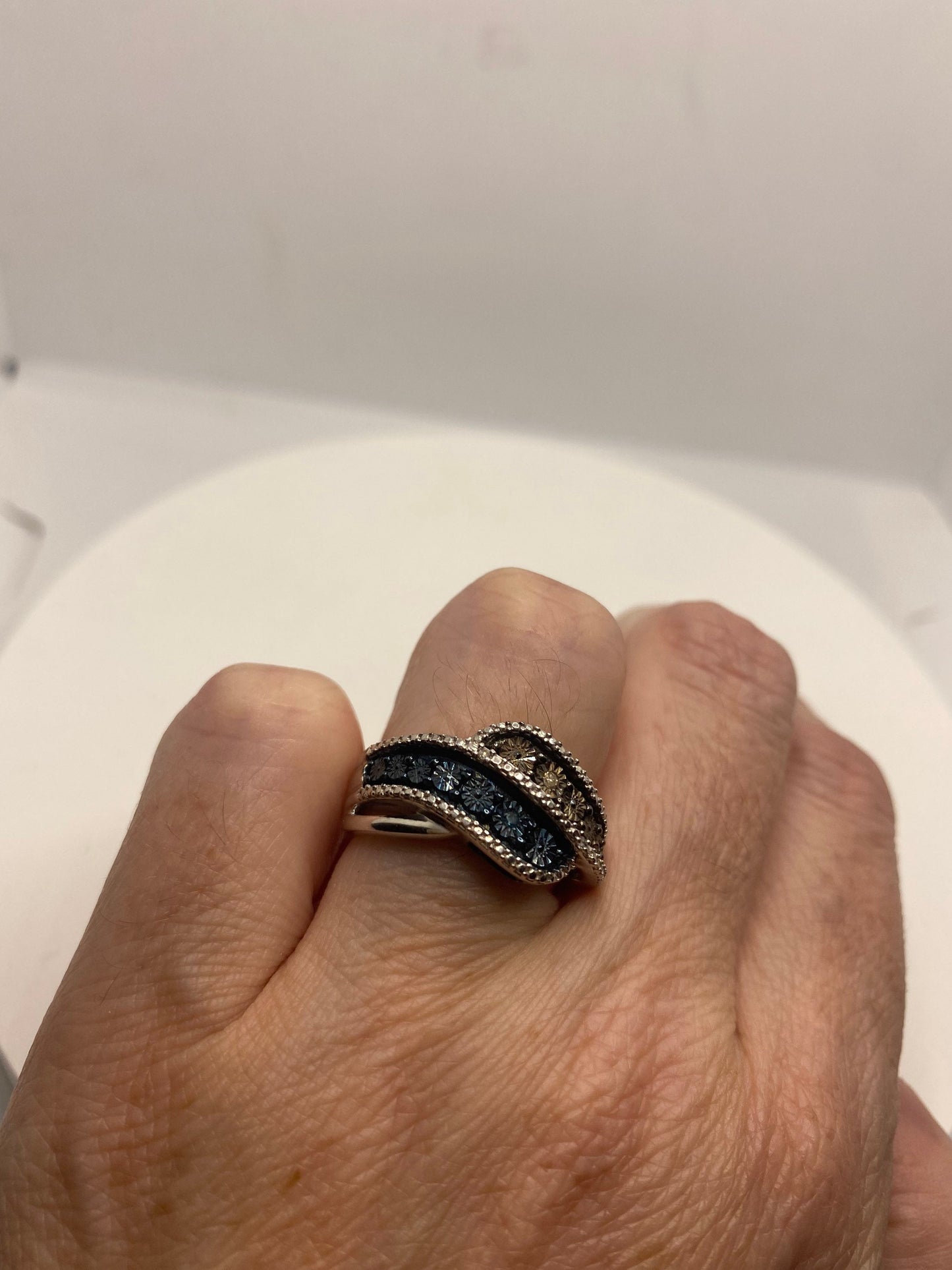 Vintage Campaign and Green Diamond chip 925 Sterling Silver Cocktail Band Ring