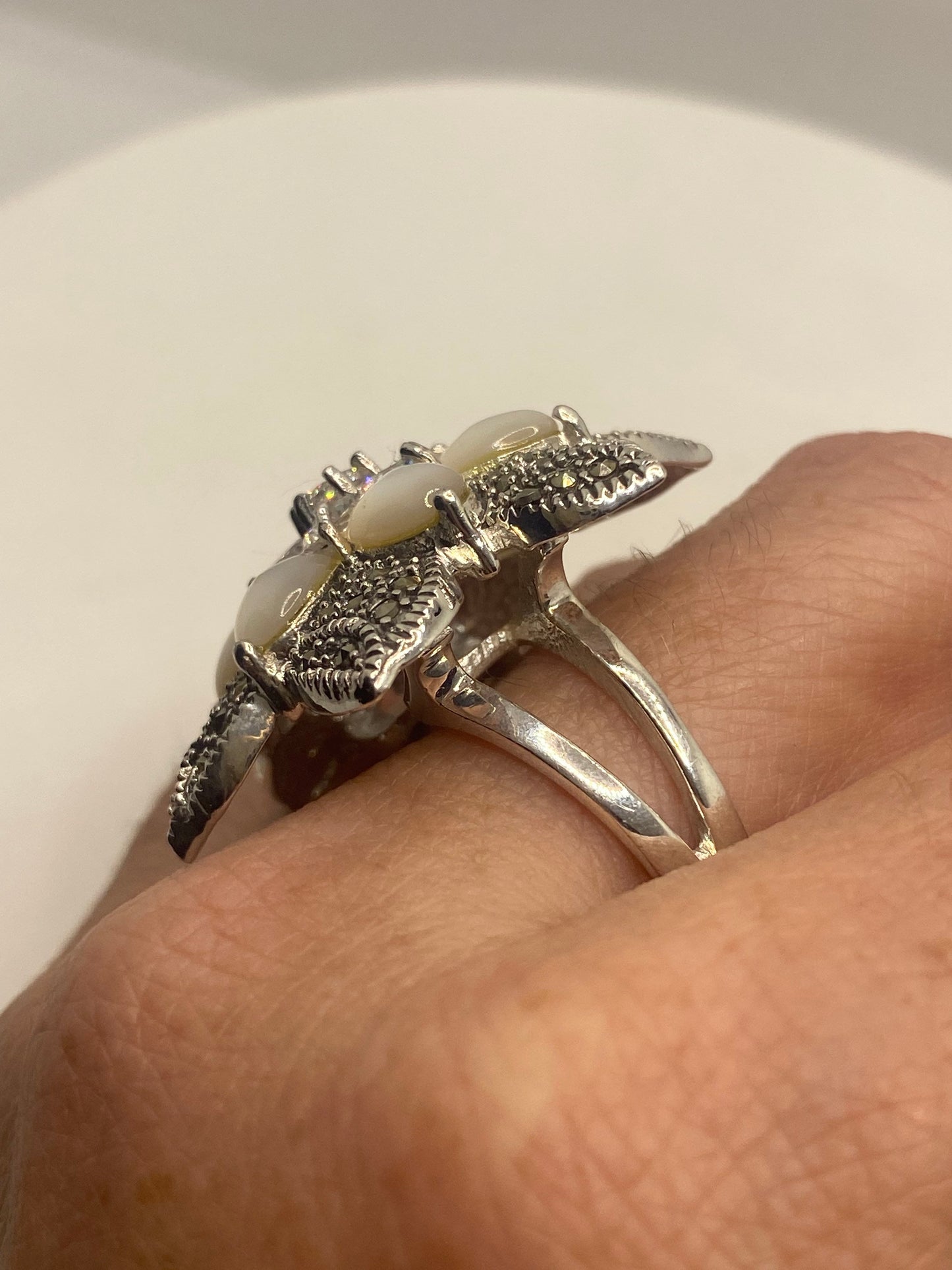 Vintage Mother of Pearl 925 Sterling Silver Marcasite Flower Ring
