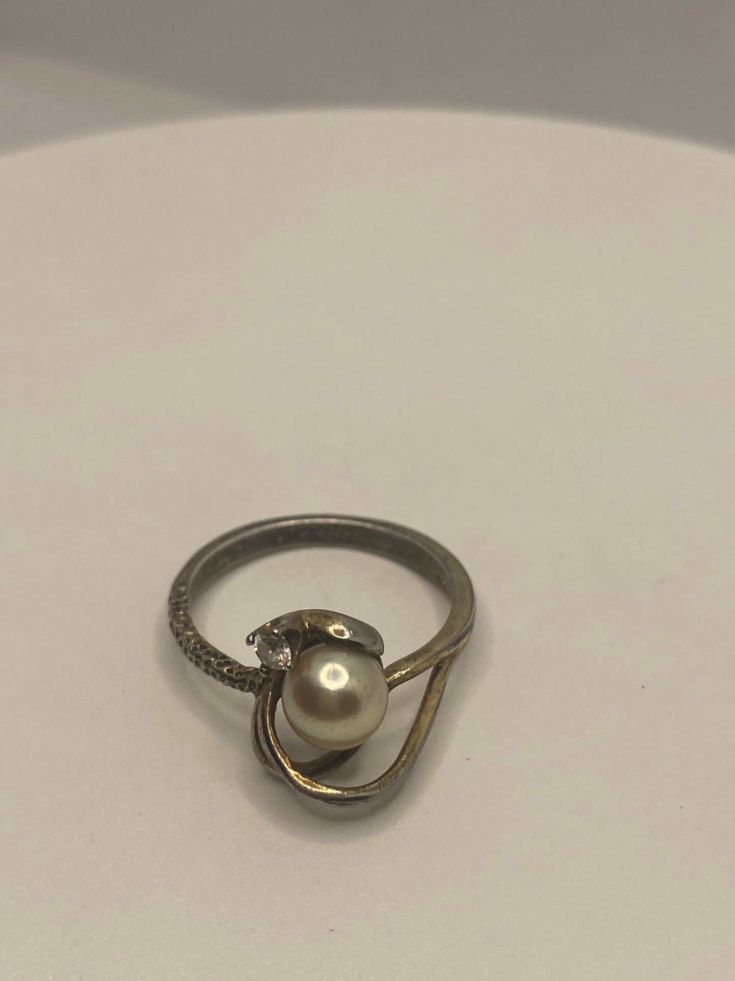 Vintage White Pearl 925 Sterling Silver Cocktail Ring Size 7
