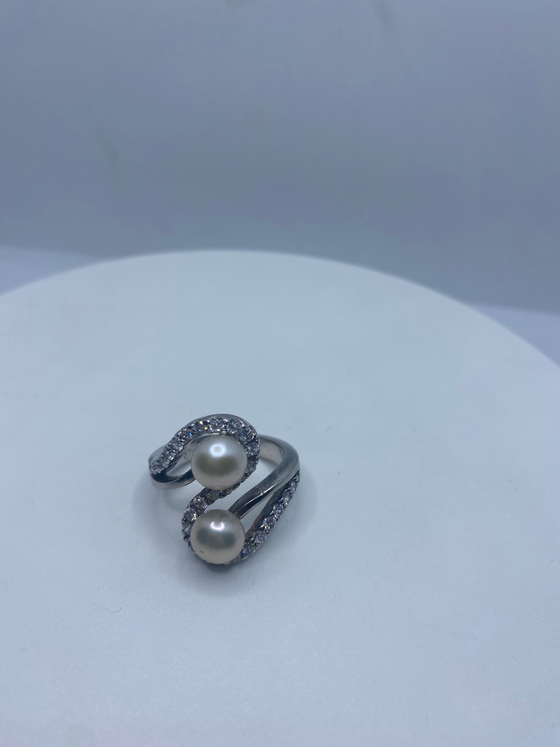 Vintage White Pearl 925 Sterling Silver Cocktail Ring Size 8