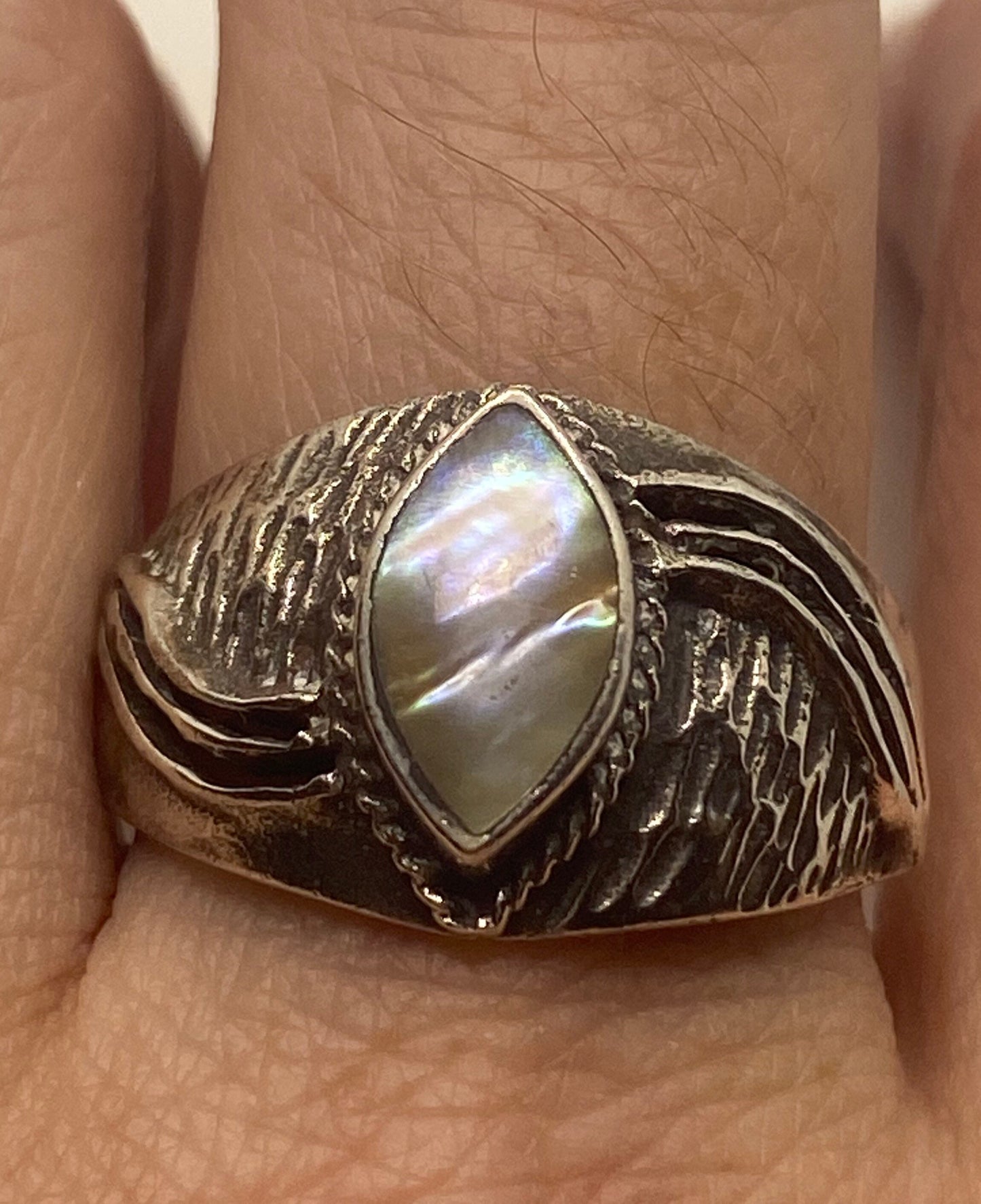 Vintage Mother of Pearl Wing 925 Sterling Silver Ring