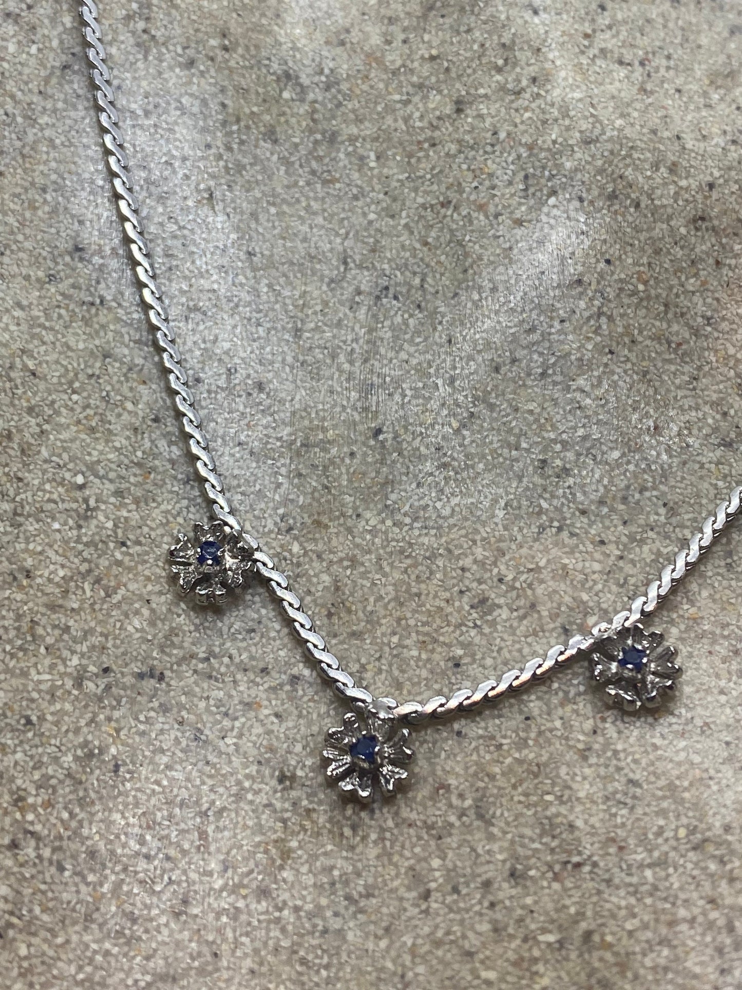 Vintage 925 Sterling Silver Blue Sapphire Flower 16 inch necklace