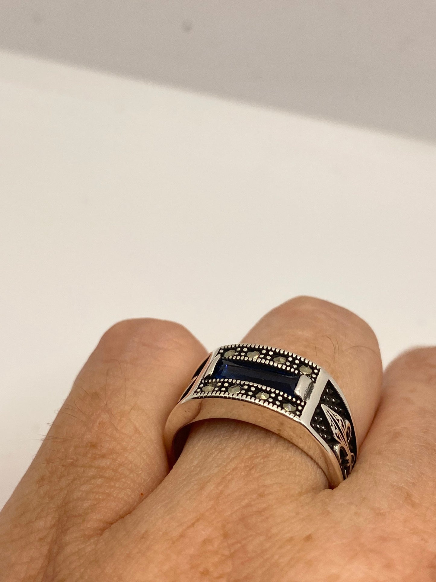 Vintage Fleur di lis Sterling Silver Cobalt Blue Glass Mens Ring
