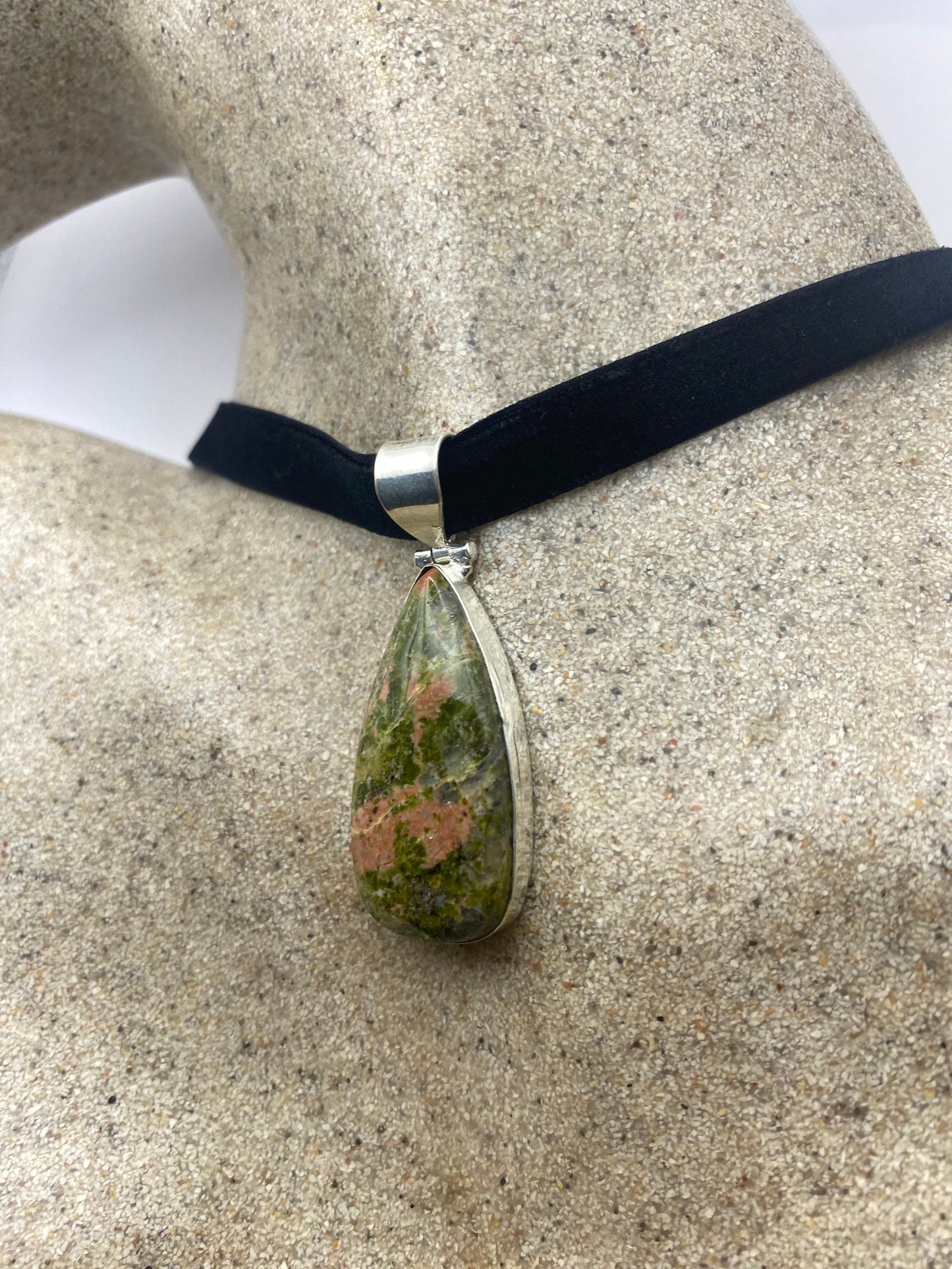 Vintage Unikcyte Choker Antique Pendant Necklace