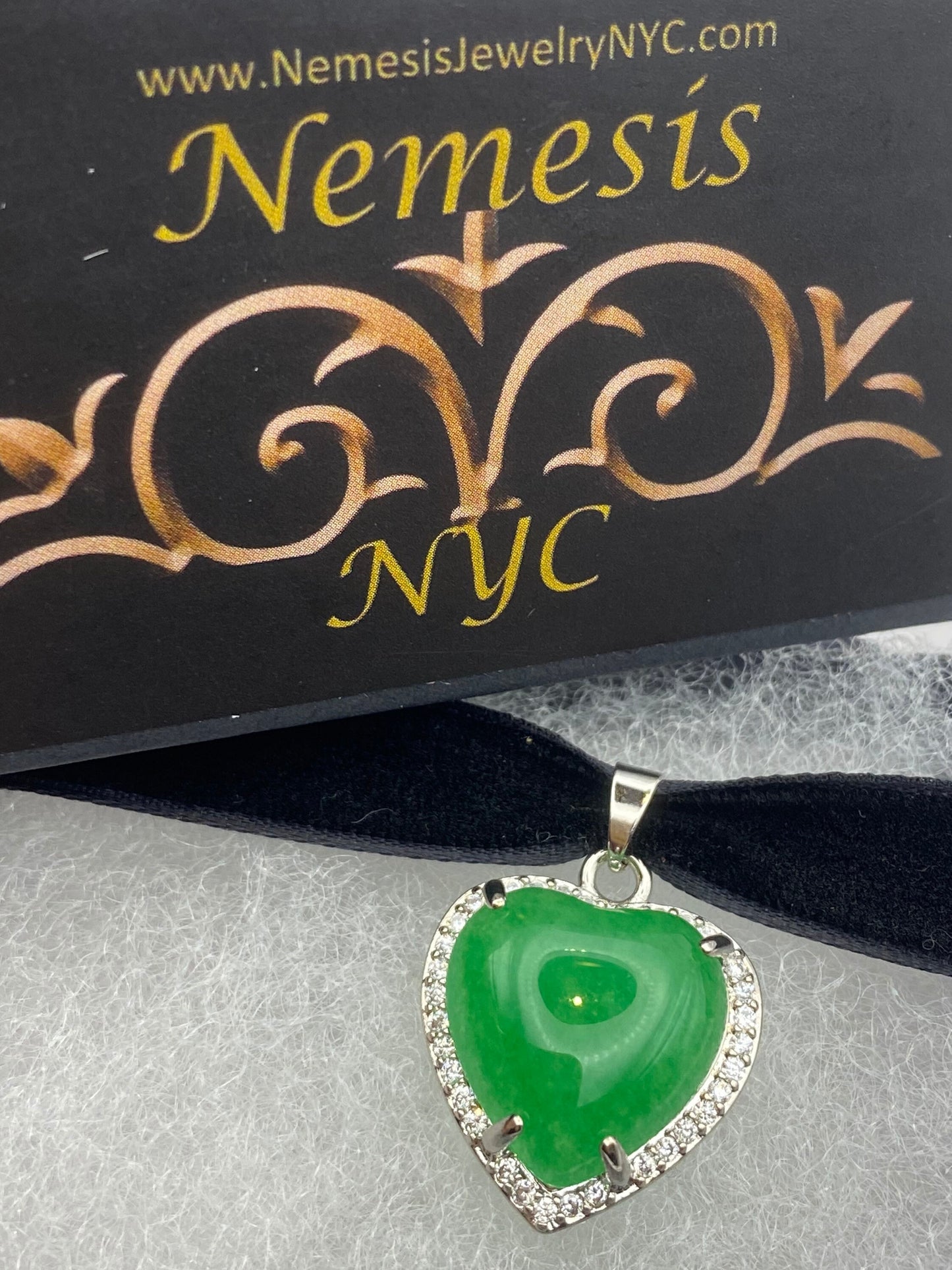 Vintage Green Jade Heart Choker Silver Finish Necklace Pendant
