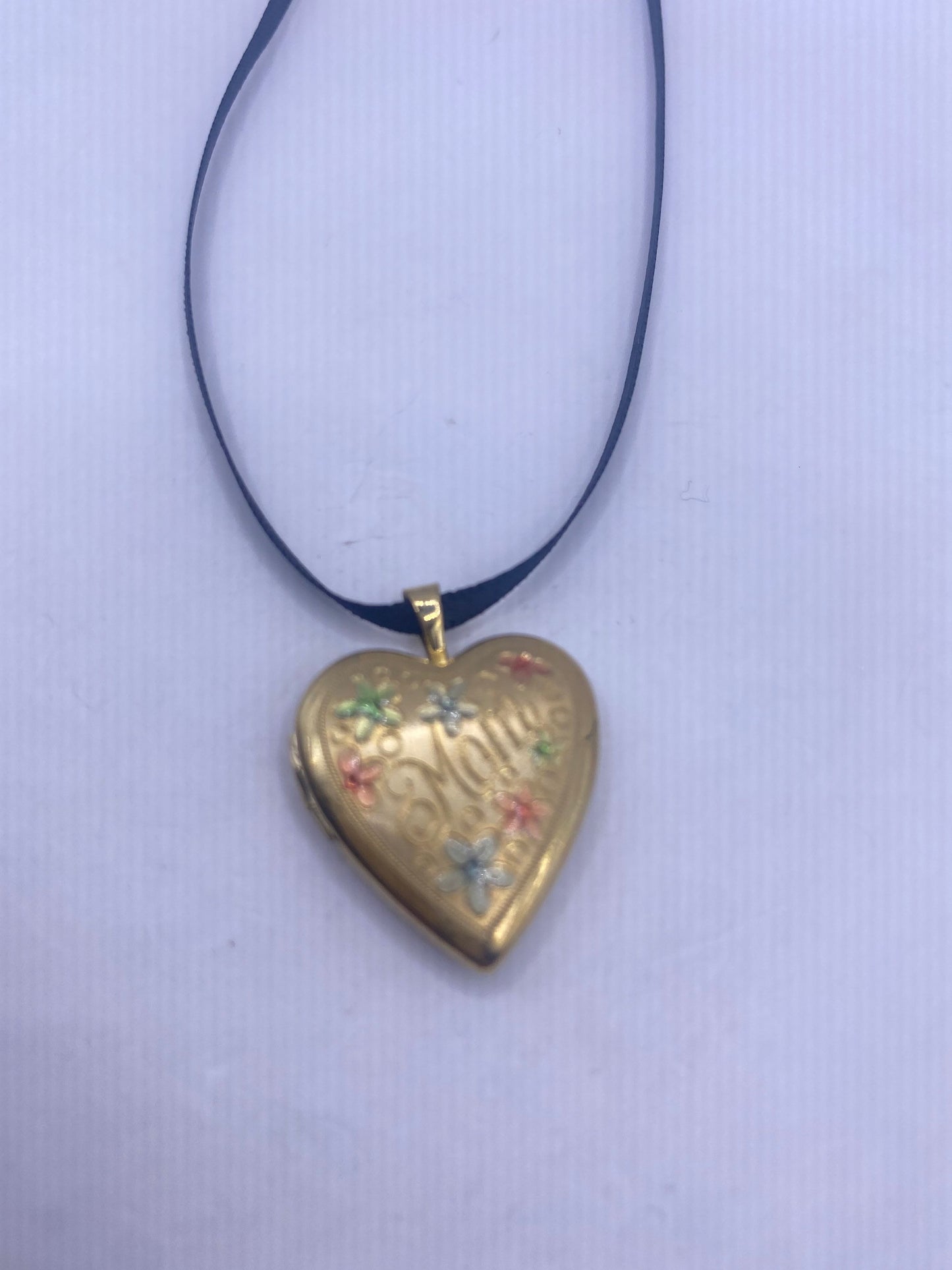 Vintage Gold Filled Heart Locket | Engraved Mom & Flowers Choker