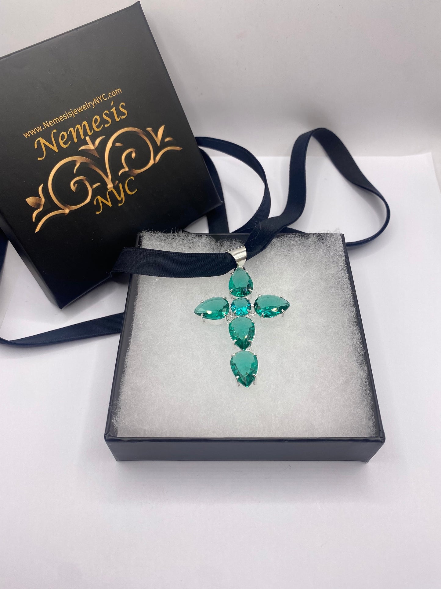 Vintage Green Glass Cross Choker Necklace