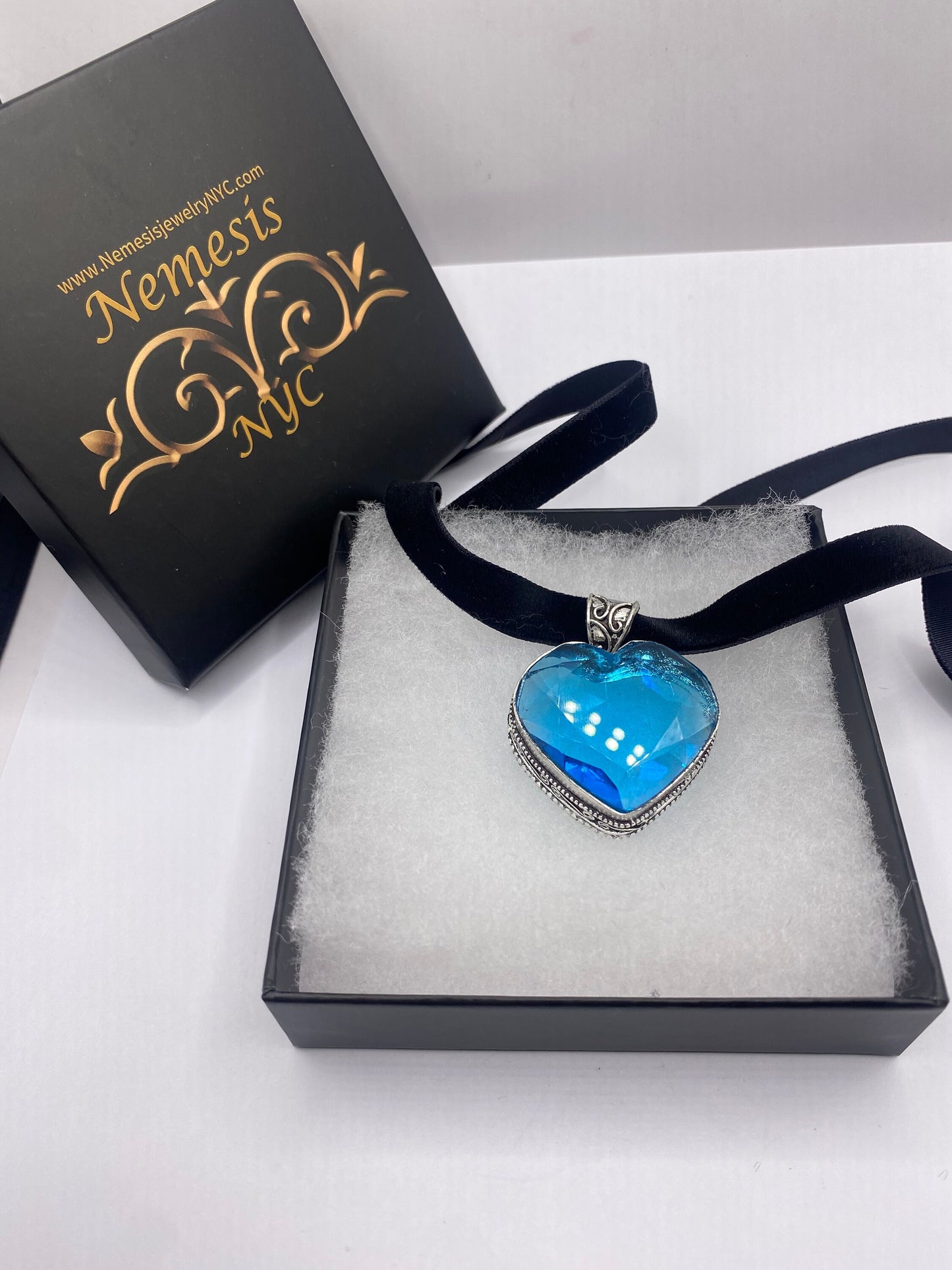 Vintage Heart Antique Aqua Blue Glass Choker Necklace