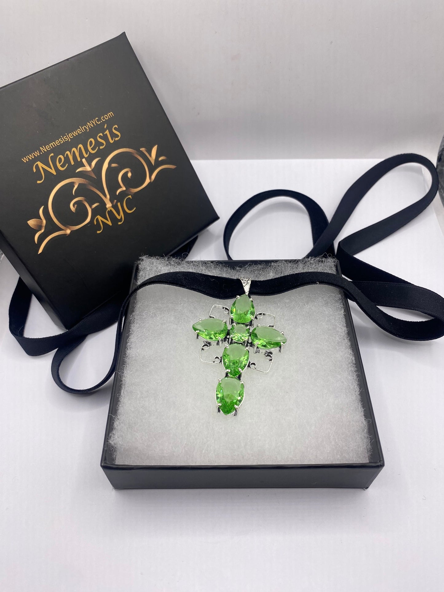 Vintage Green Glass Cross Choker Necklace