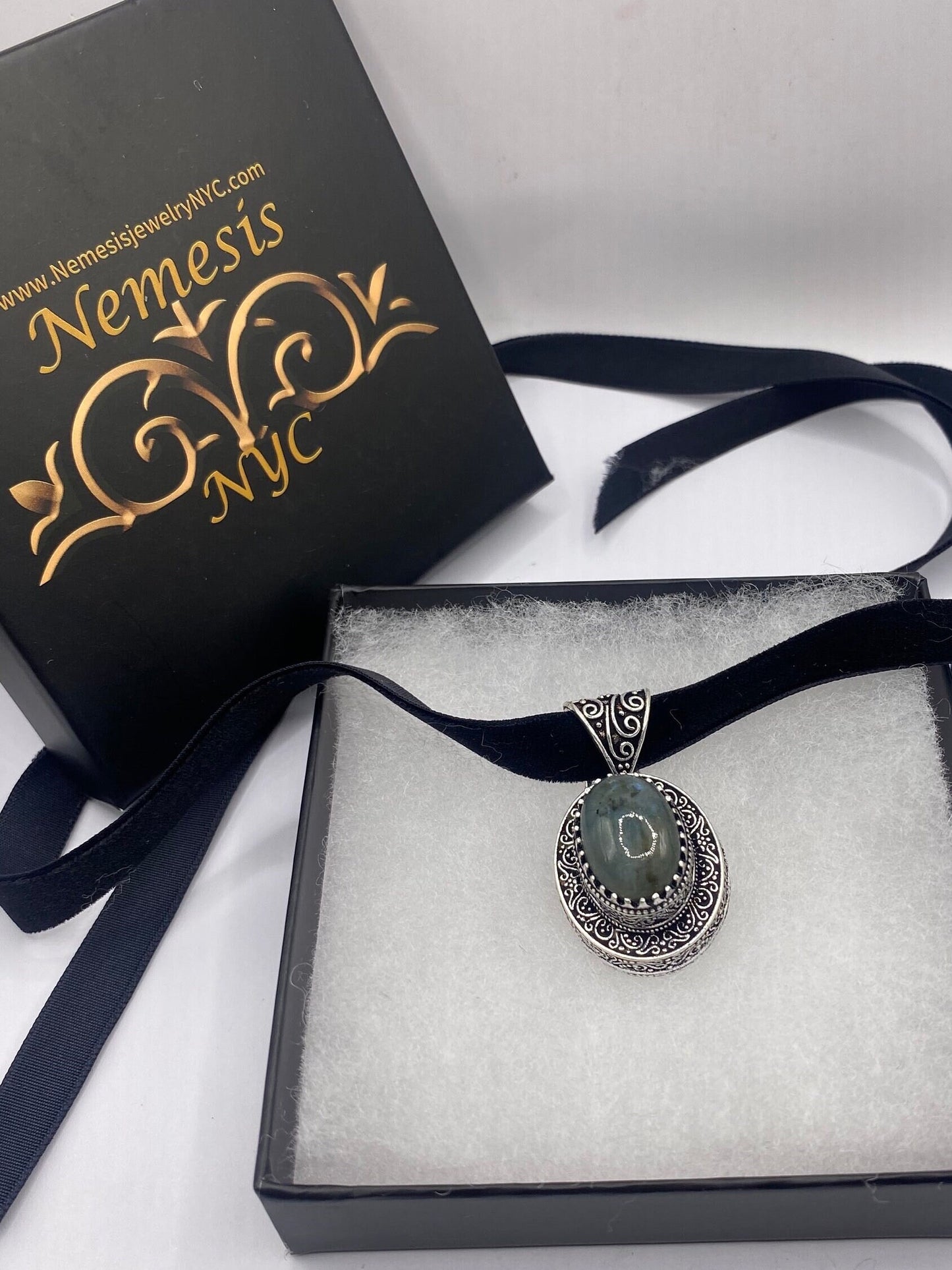 Vintage Silver Genuine Labradorite Gemstone Necklace.