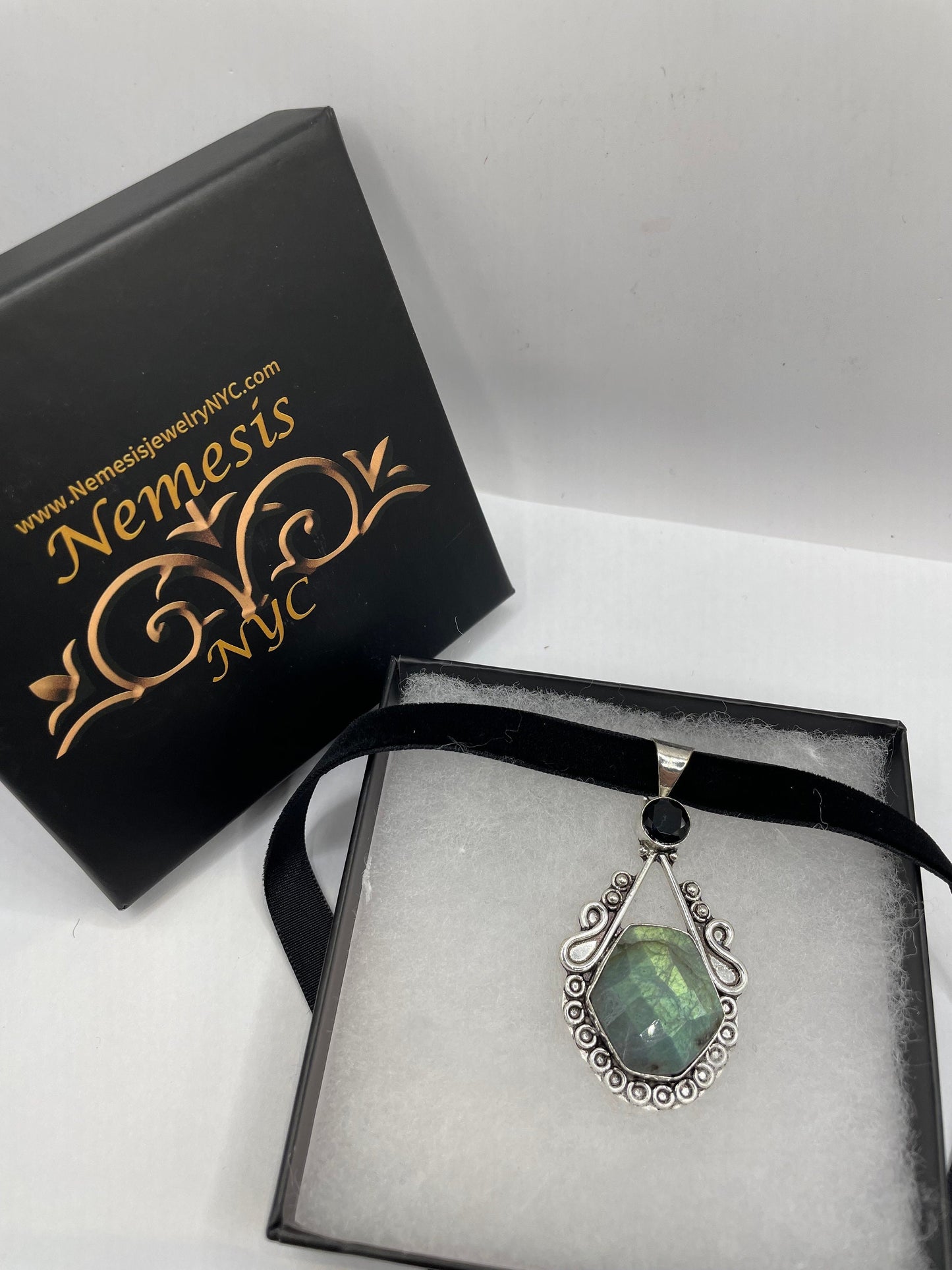 Vintage Silver Genuine Labradorite Gemstone Necklace.