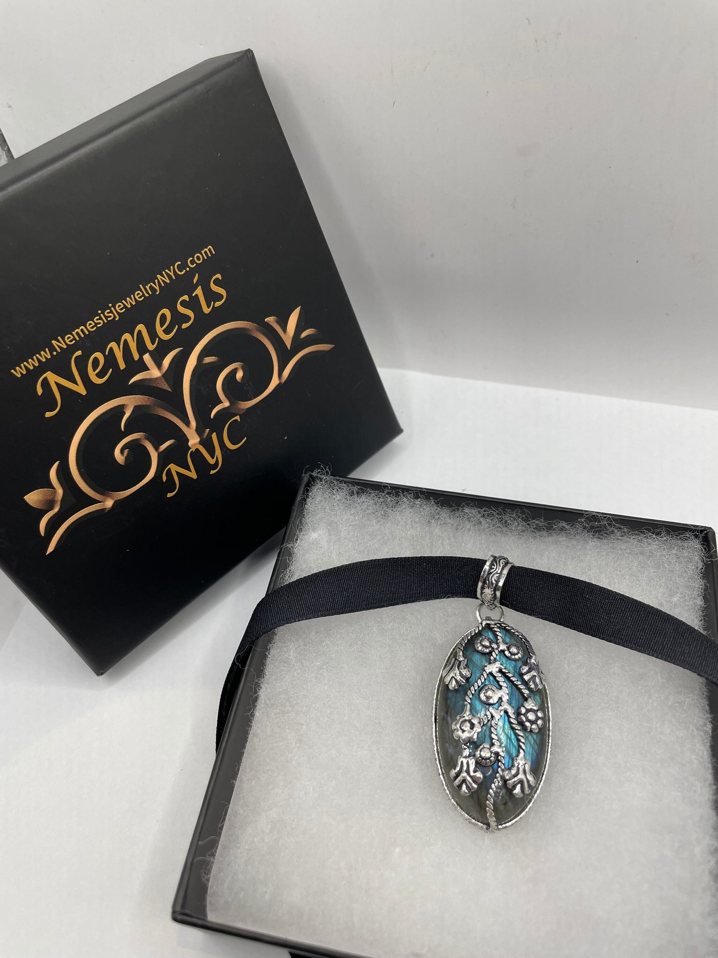 Vintage Silver Genuine Labradorite Gemstone Necklace.