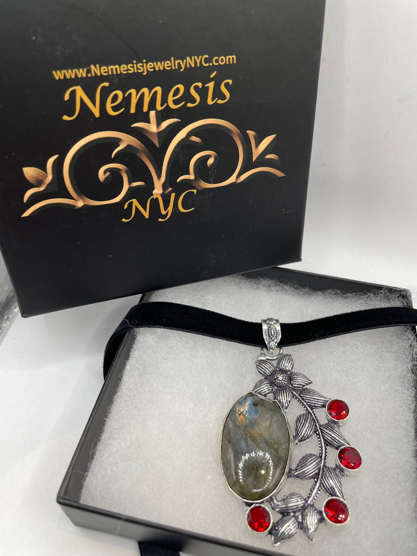 Vintage Silver Genuine Labradorite Gemstone Necklace.