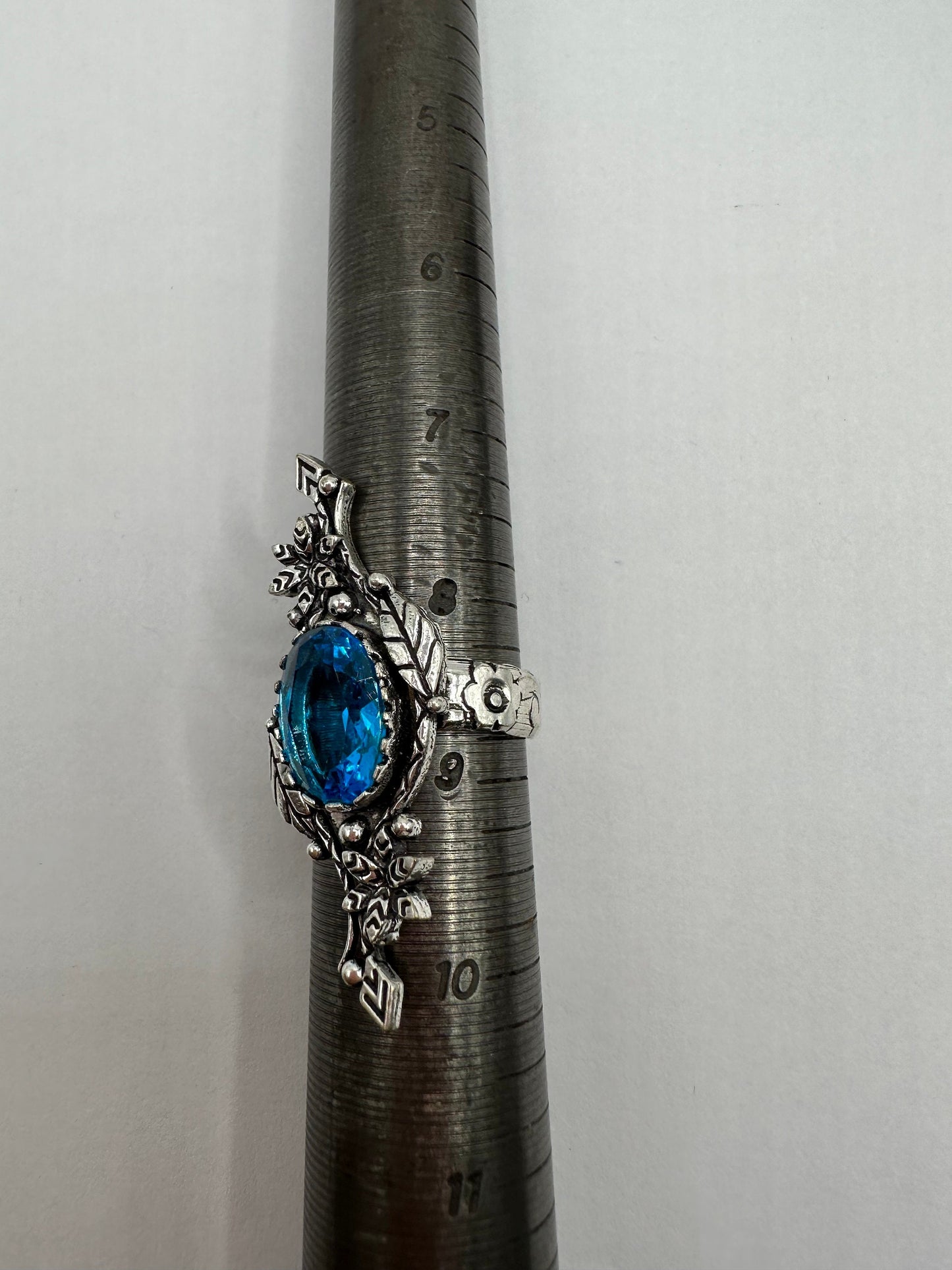 Vintage Aqua Vintage Art Glass Ring About an Inch Long Knuckle Ring