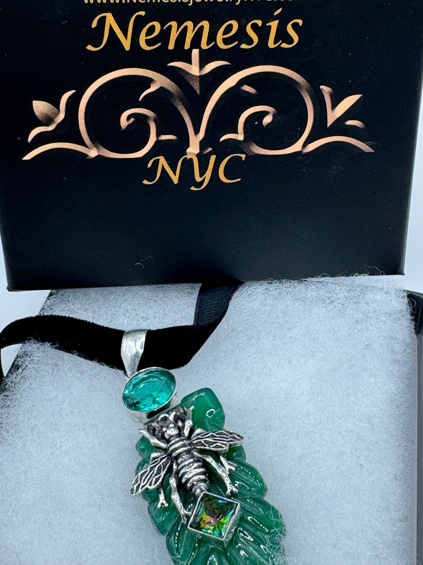Vintage Green Chysopraise Leaf Bee Crystal Choker Pendant Black Velvet Choker