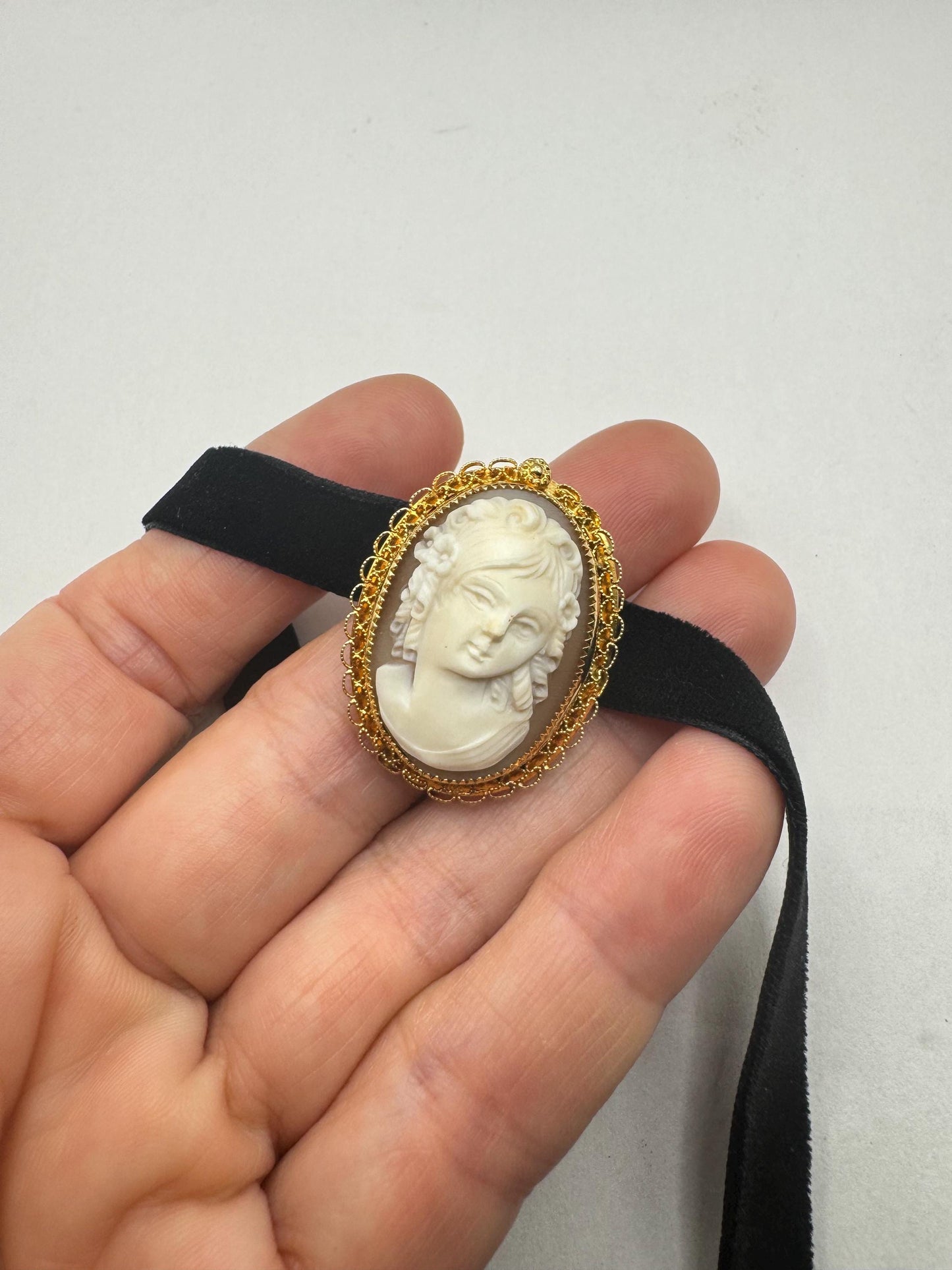 Vintage Shell Cameo Yellow Gold Finished Brooch Pin