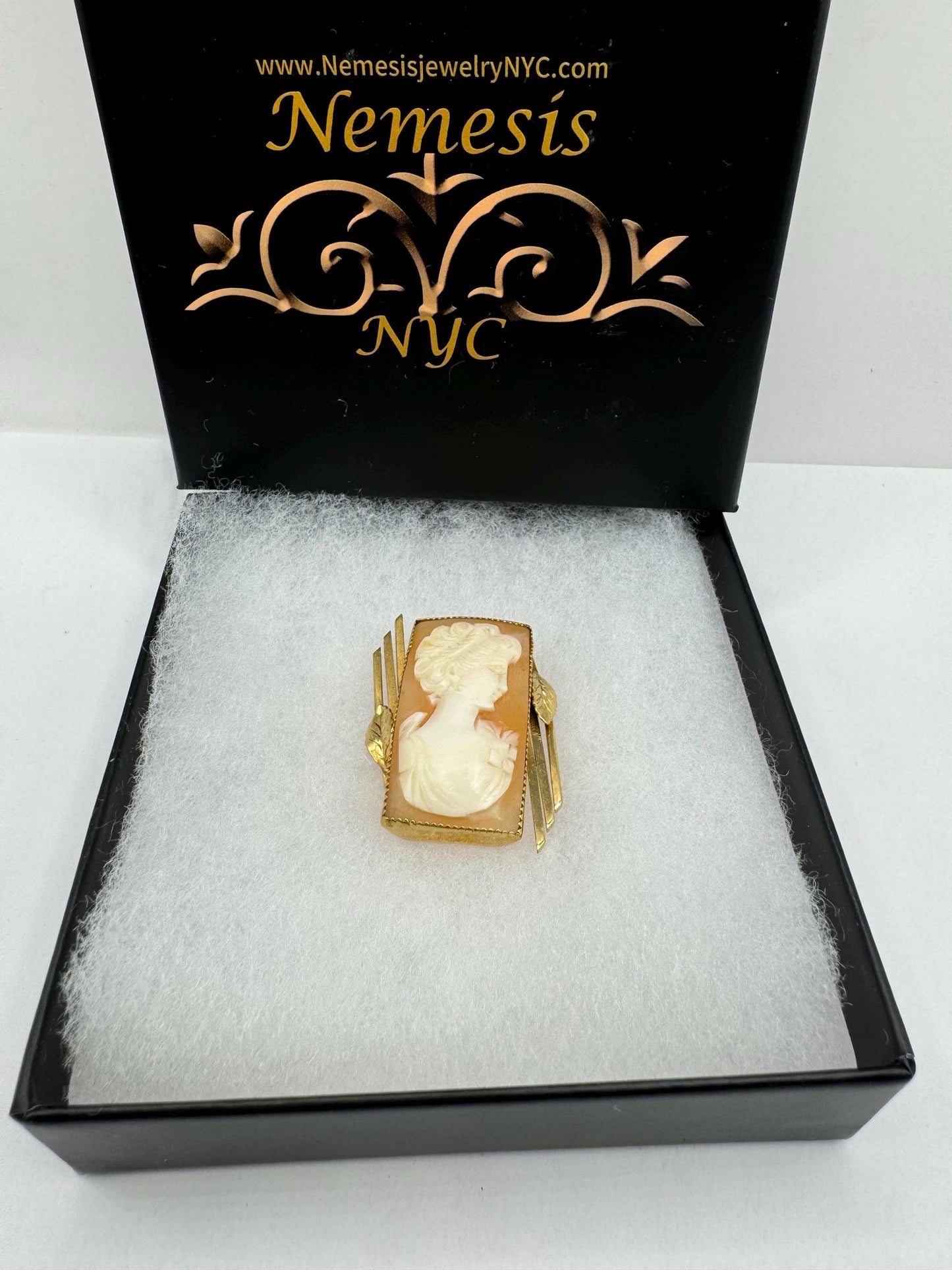 Vintage Shell Cameo Yellow Gold Finished Brooch Pin