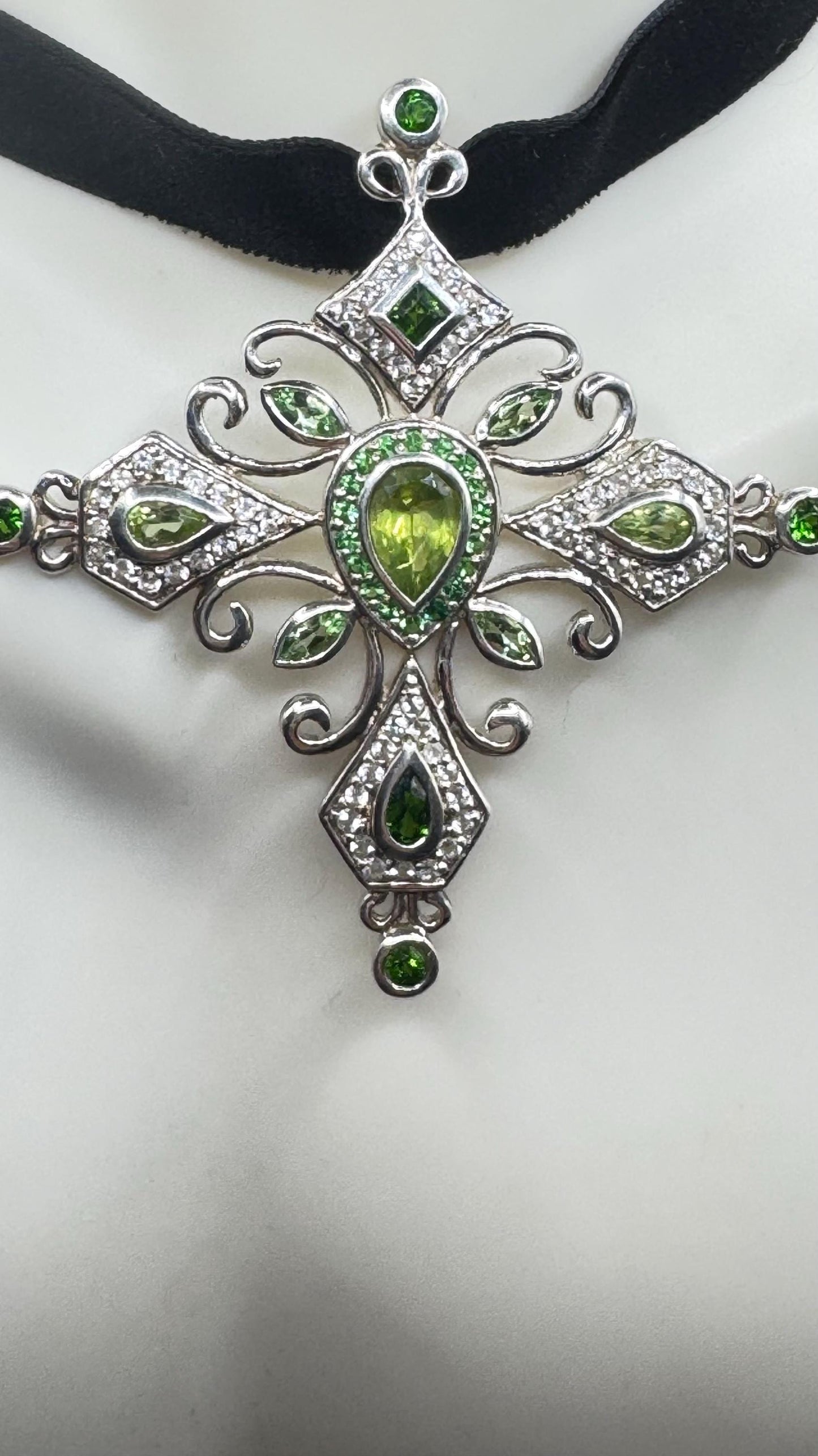 Vintage Green Cross Chrome Diopside Peridot Choker 925 Sterling Silver Cross Pendant