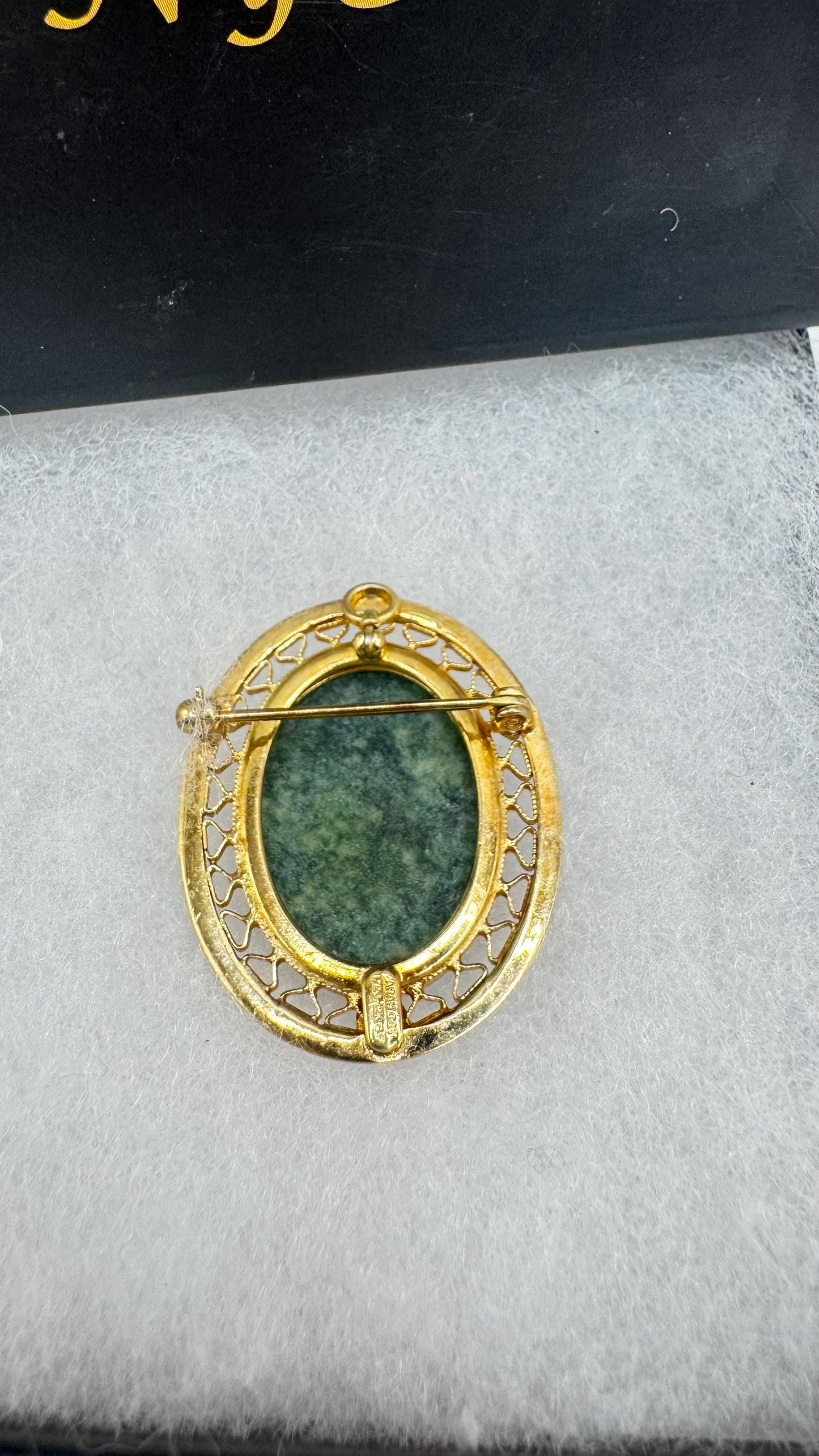 Vintage Green Jade Yellow Gold Filled Necklace pin brooch