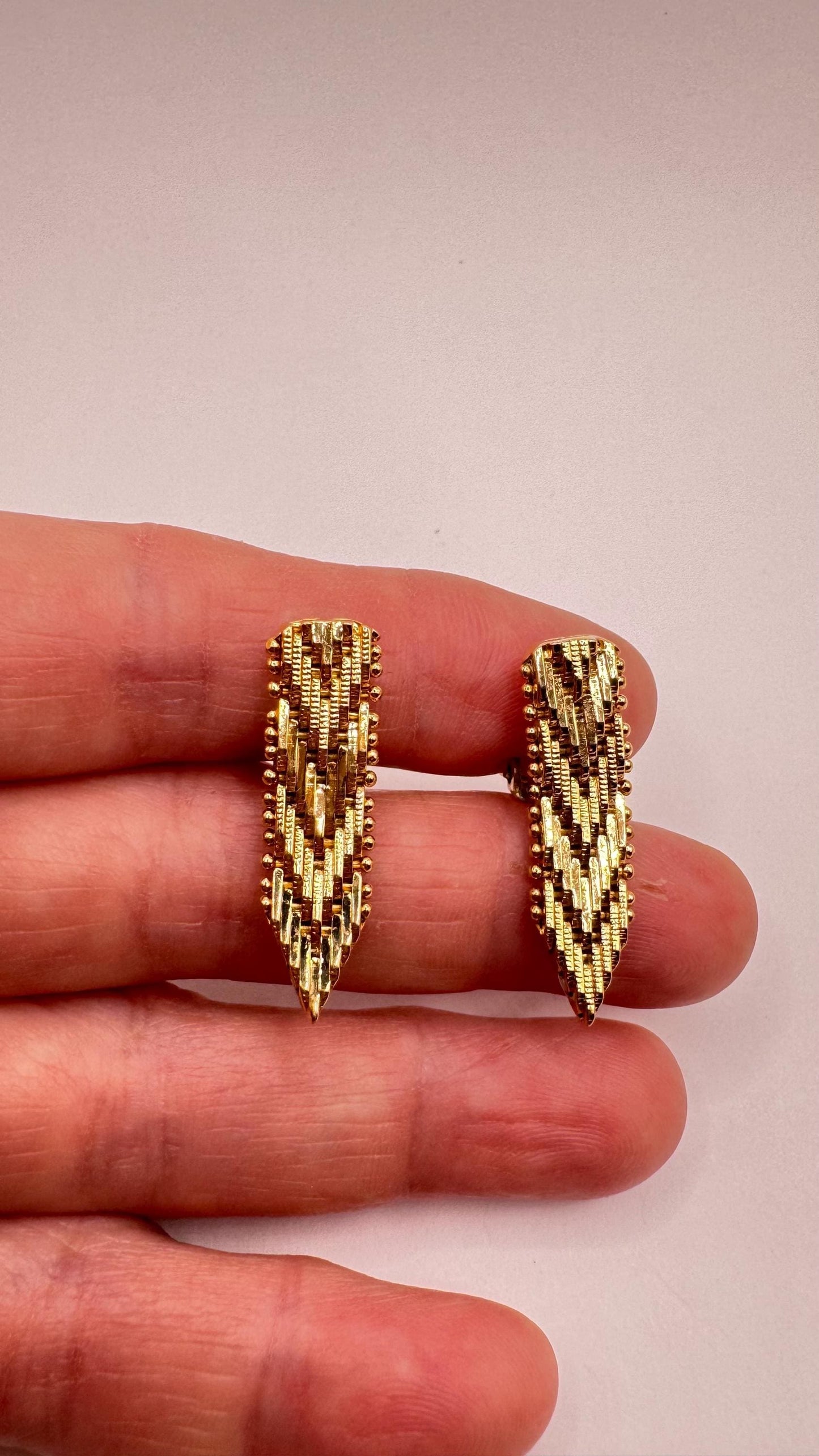 Vintage Diamond Cut 12k Gold Filled Clip on Earrings