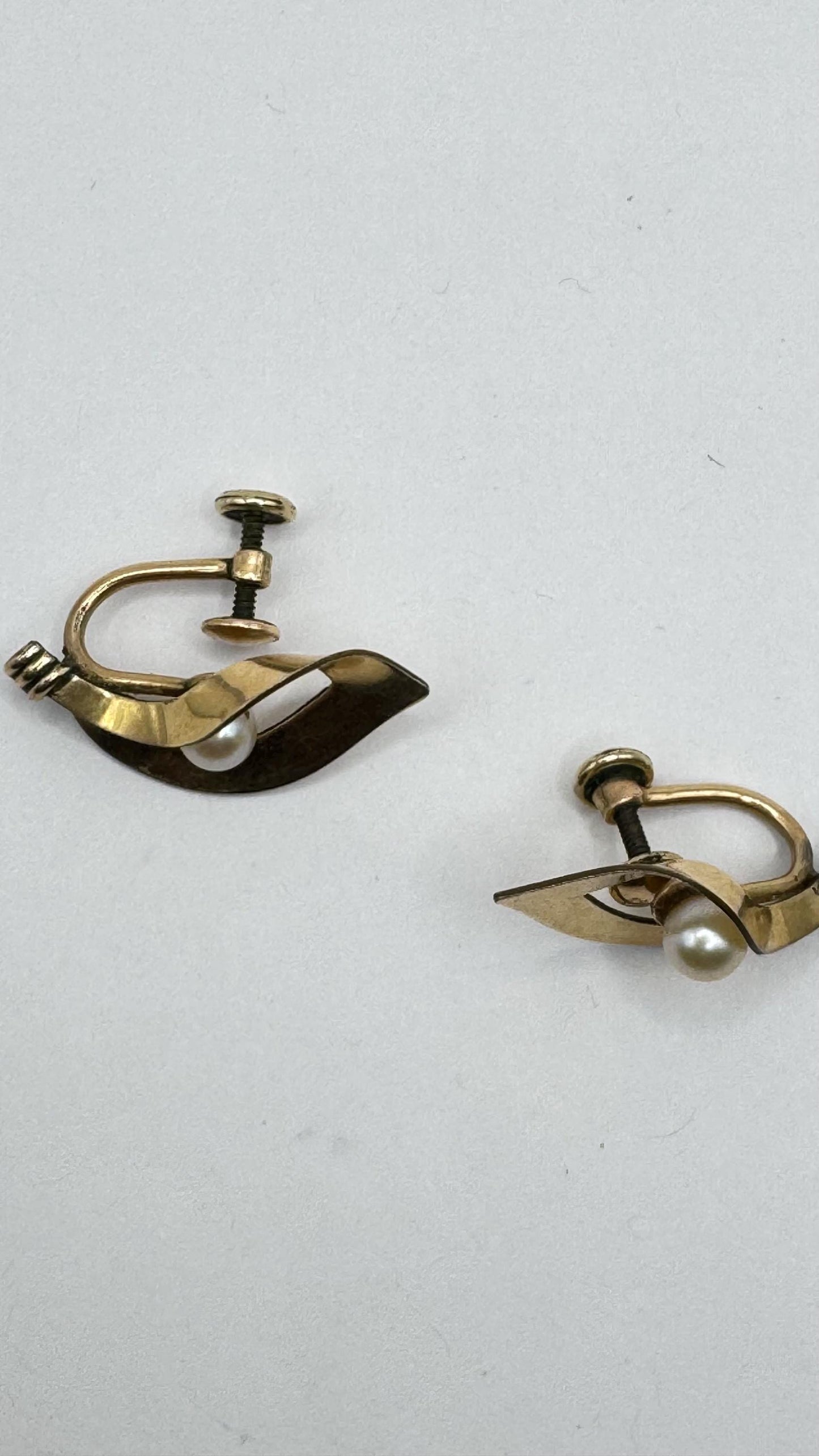 Vintage cultured pearl Gold filled Screw Back Earrings