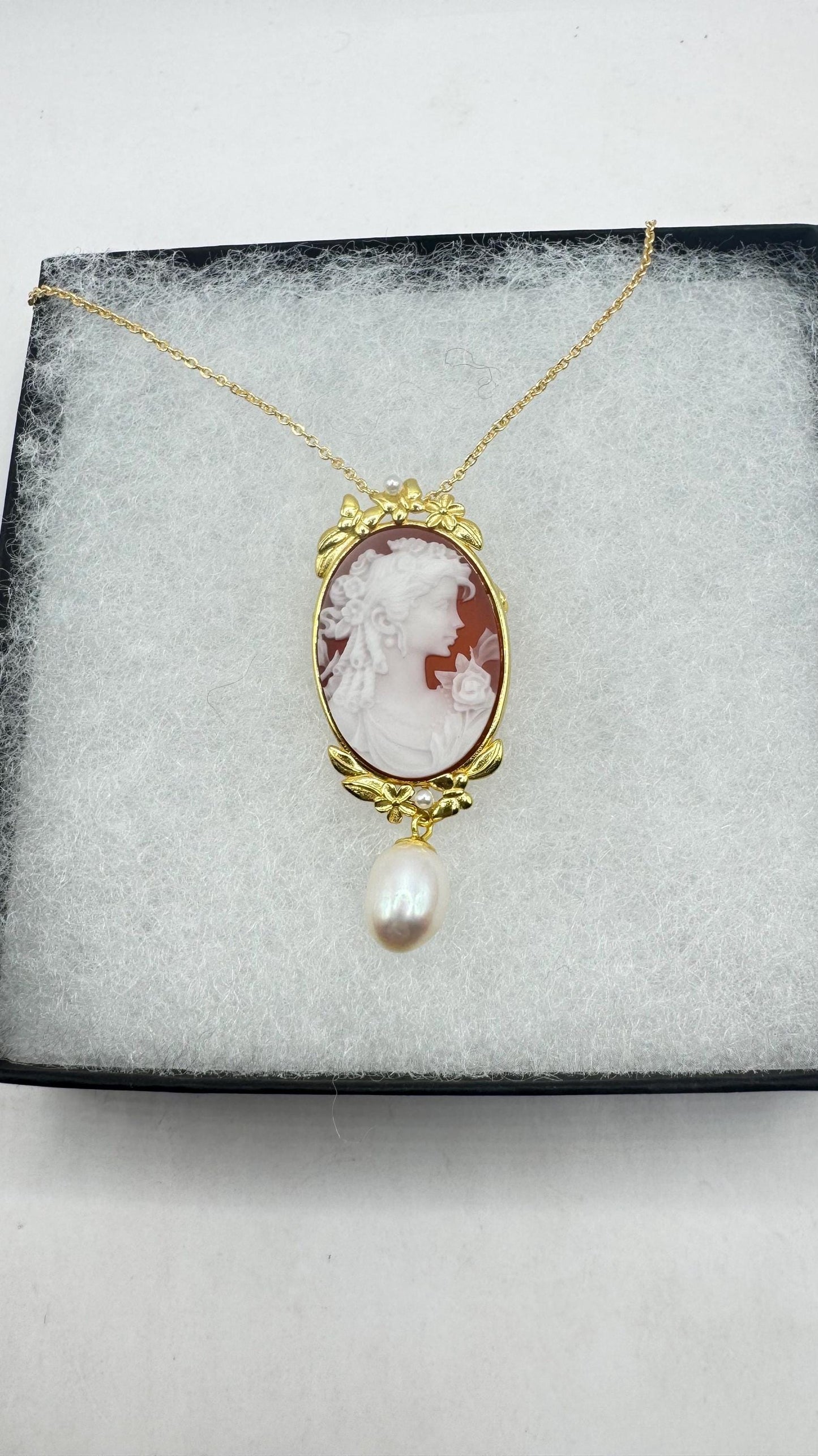 Vintage Carved Cameo Yellow Gold 925 Sterling Silver Necklace Choker pin brooch