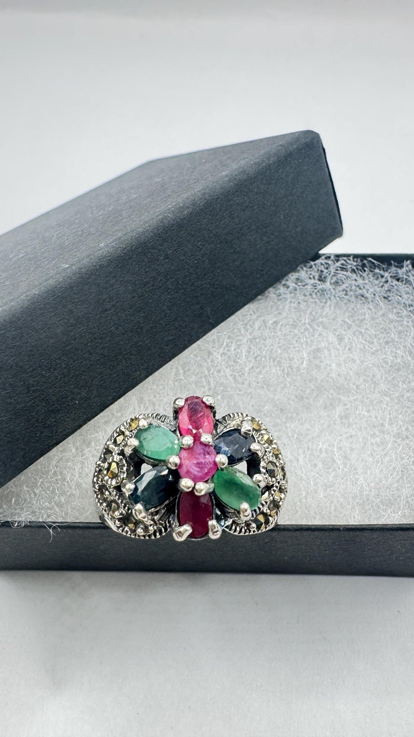 Vintage Green Emerald Ruby Sapphire Marcasite 925 Sterling Silver Cocktail Ring