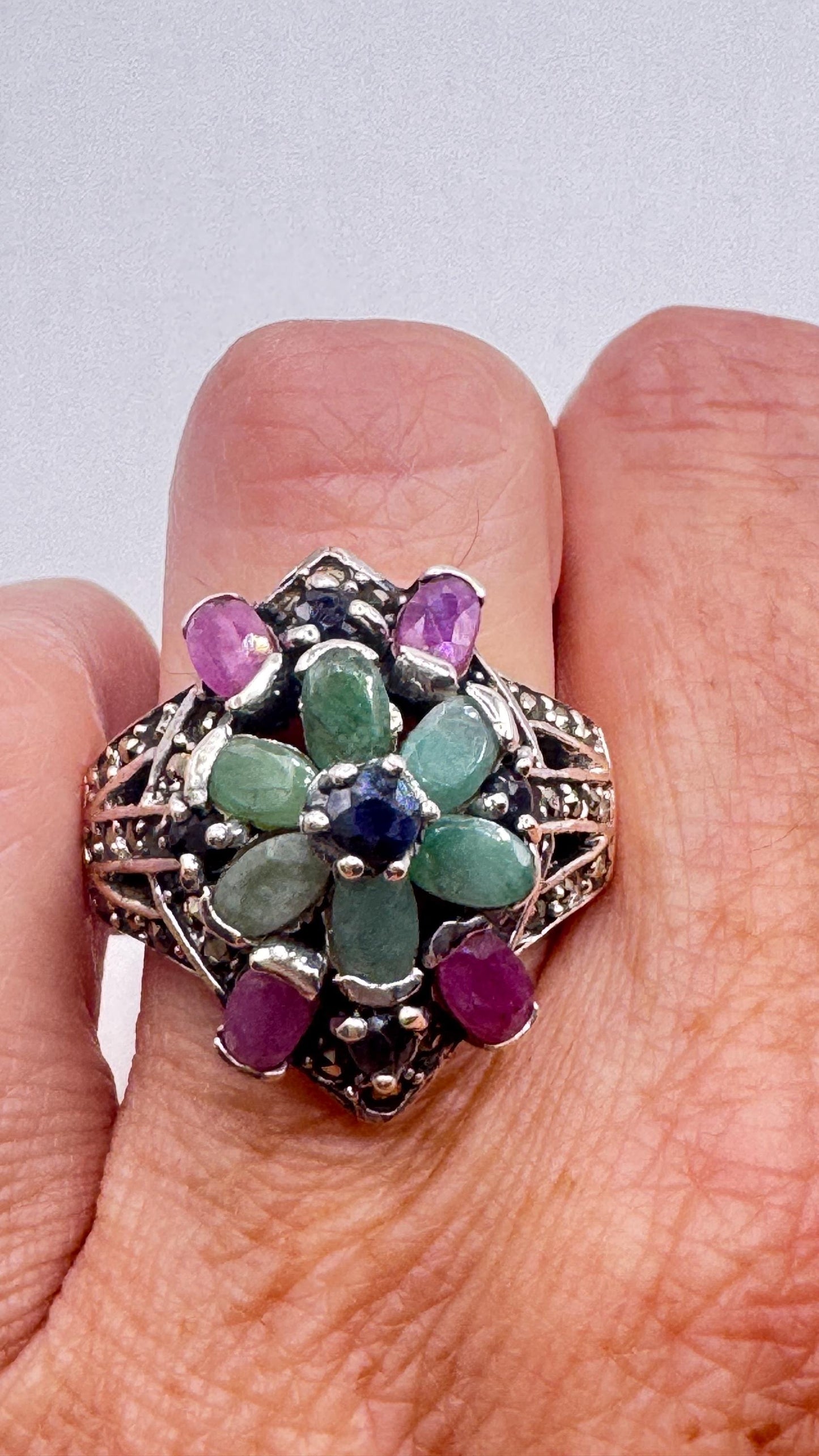 Vintage Green Emerald Ruby Sapphire Marcasite 925 Sterling Silver Cocktail Ring