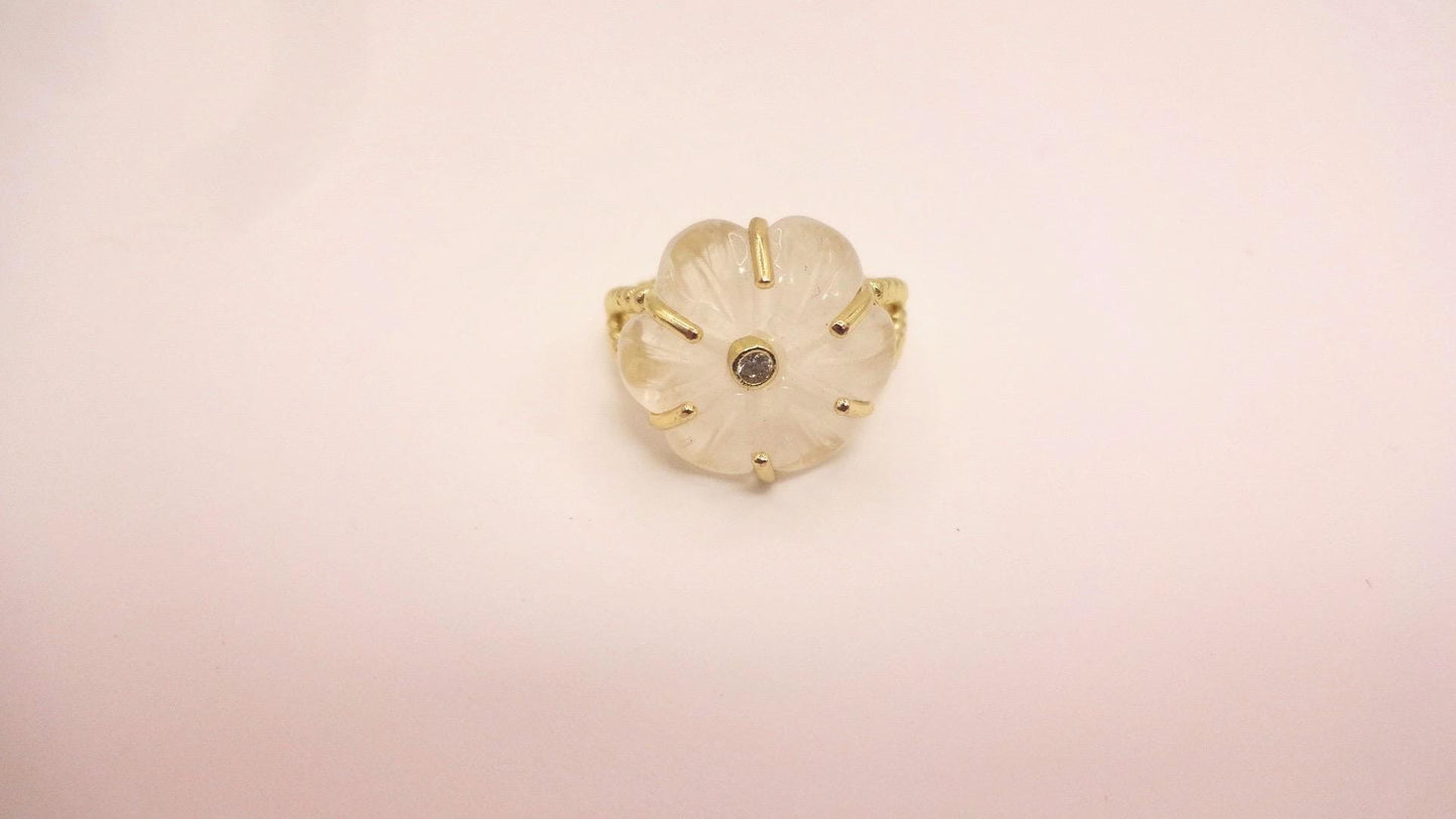 Vintage Genuine Clear Quartz Flower Golden Ring