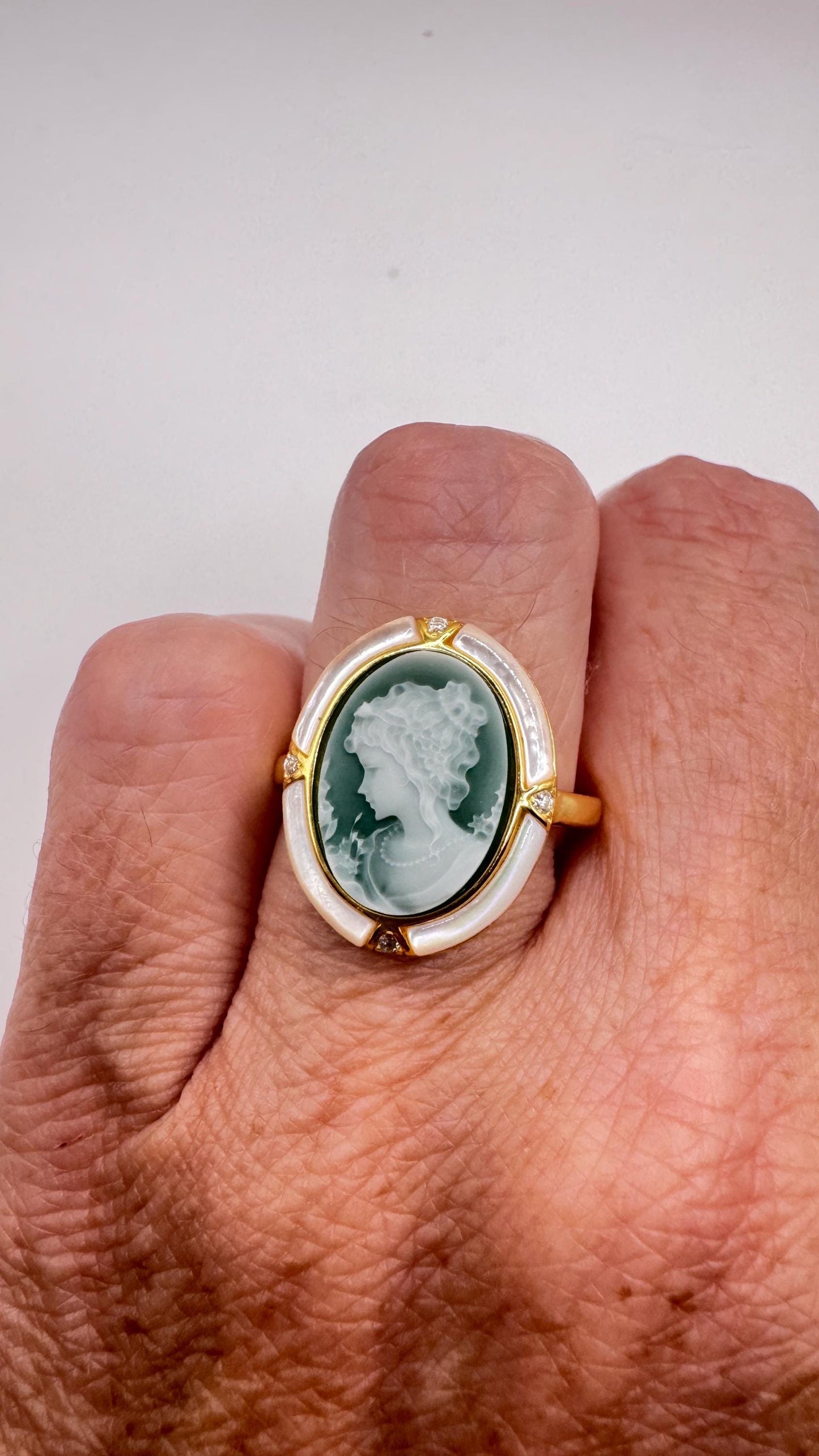 Vintage Green Onyx Cameo Golden 925 Sterling Silver Cocktail Ring