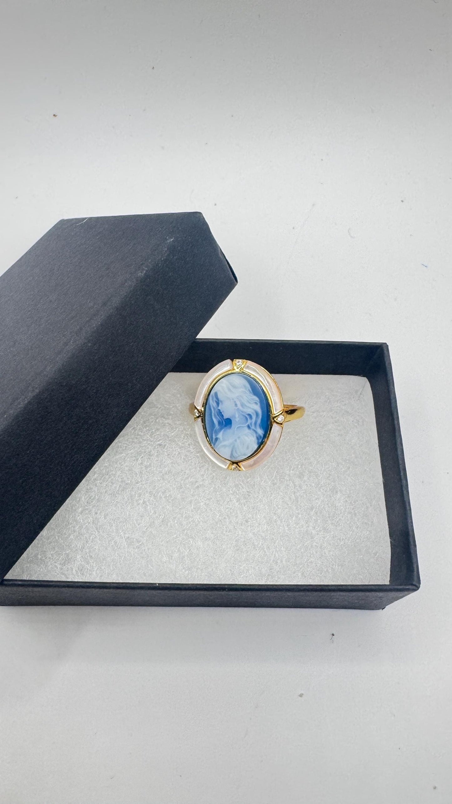 Vintage Blue Onyx Cameo Golden 925 Sterling Silver Cocktail Ring