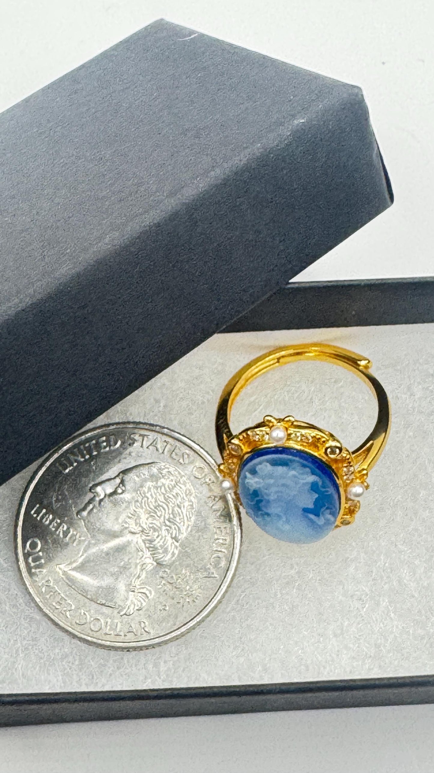 Vintage Blue Onyx Cameo Golden 925 Sterling Silver Cocktail Ring
