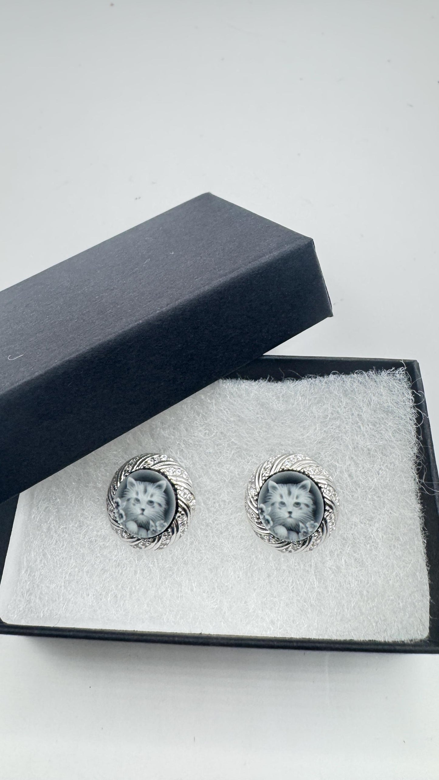 Vintage Cat Cameo Golden 925 Sterling Silver Stud Earrings