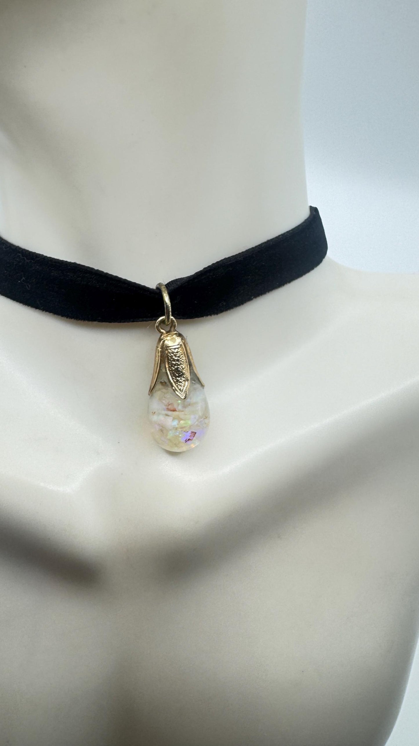 Vintage White Floating Opal Choker Pendant Necklace Black Choker