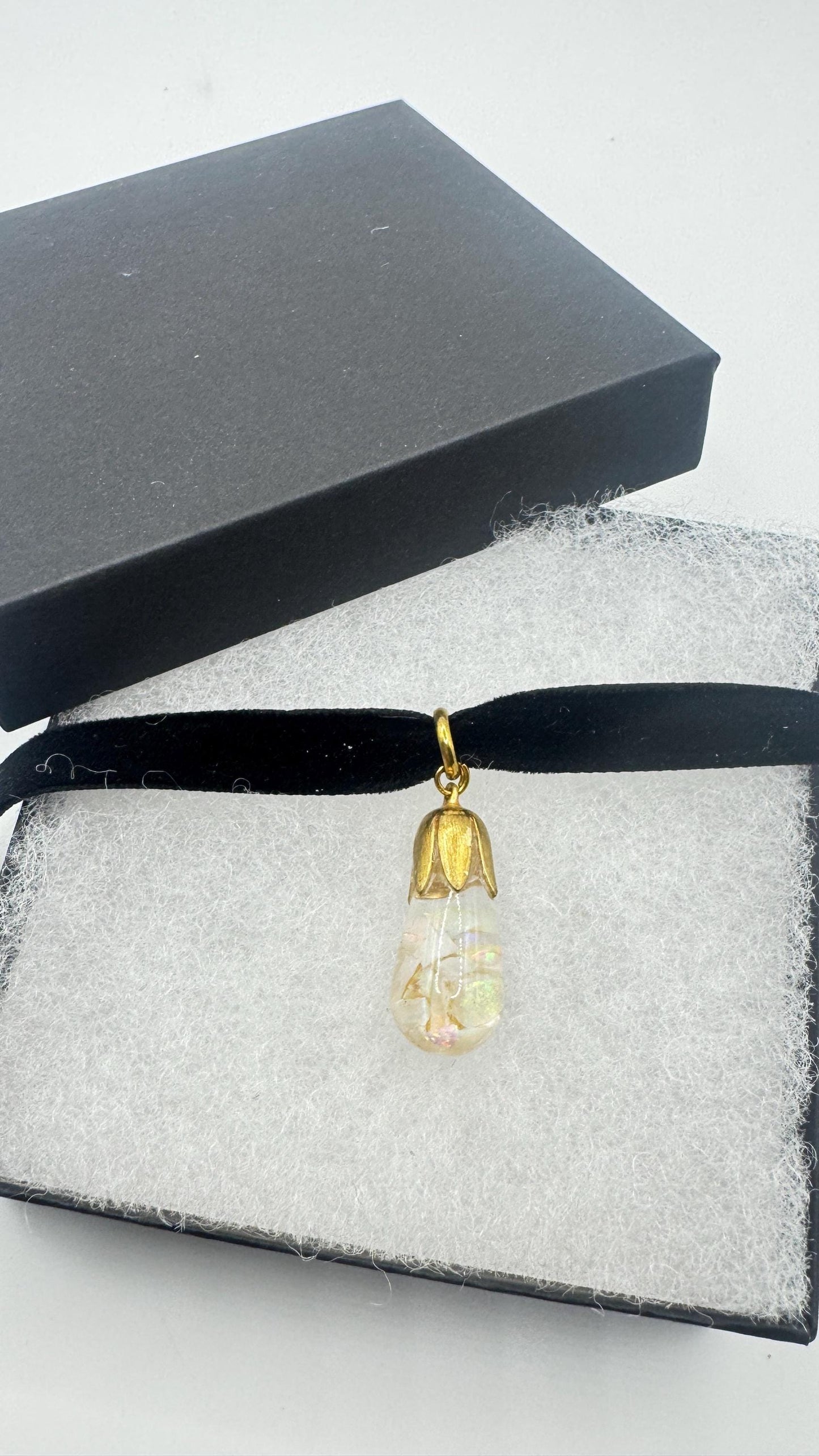 Vintage White Floating Opal Choker Pendant Necklace Black Choker