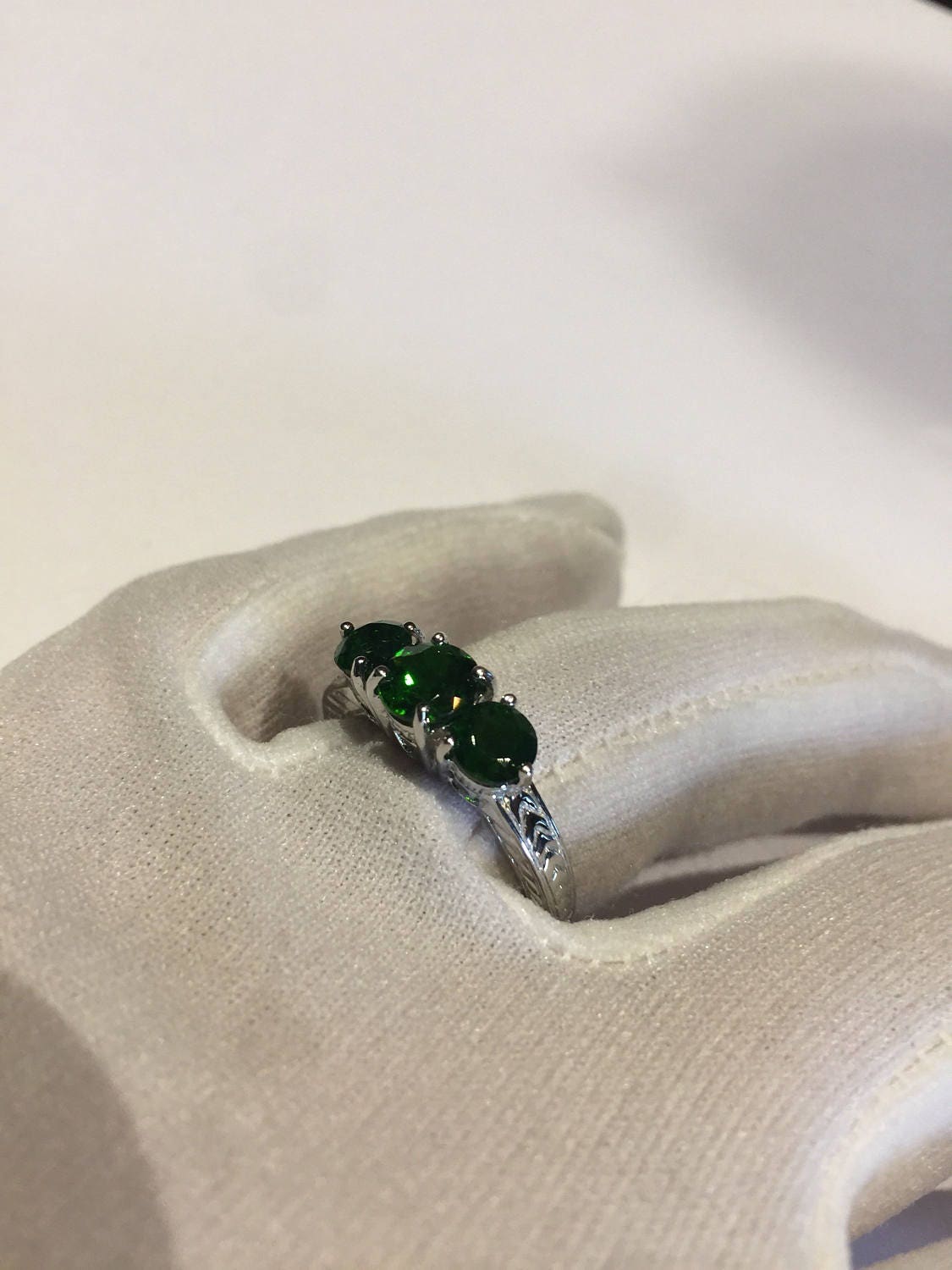 Vintage Handmade Green Chrome Diopside Filigree Setting Sterling Silver Gothic Ring