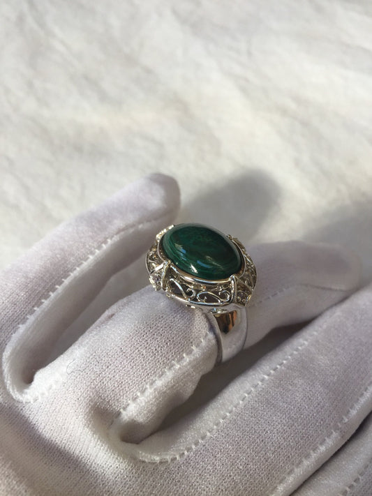 Vintage Handmade Genuine Green Malachite Setting 925 Sterling Silver Gothic Ring