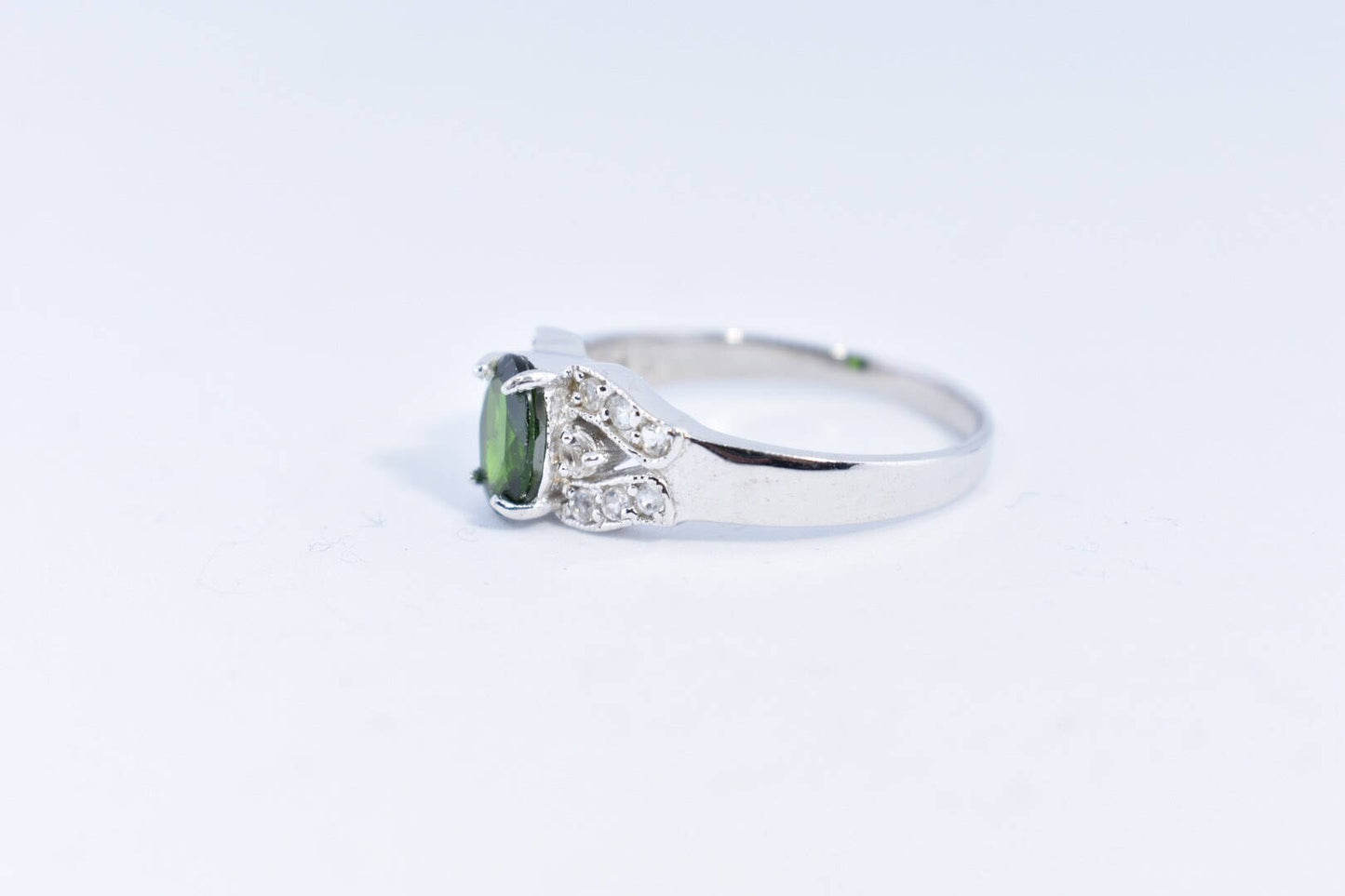 Vintage Handmade Green Chrome Diopside and Clear Flourite Filigree Setting Sterling Silver Gothic Ring