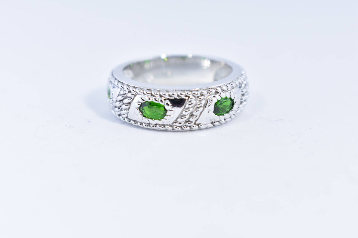 Vintage Handmade Green Chrome Diopside Filigree Setting Sterling Silver Gothic Ring