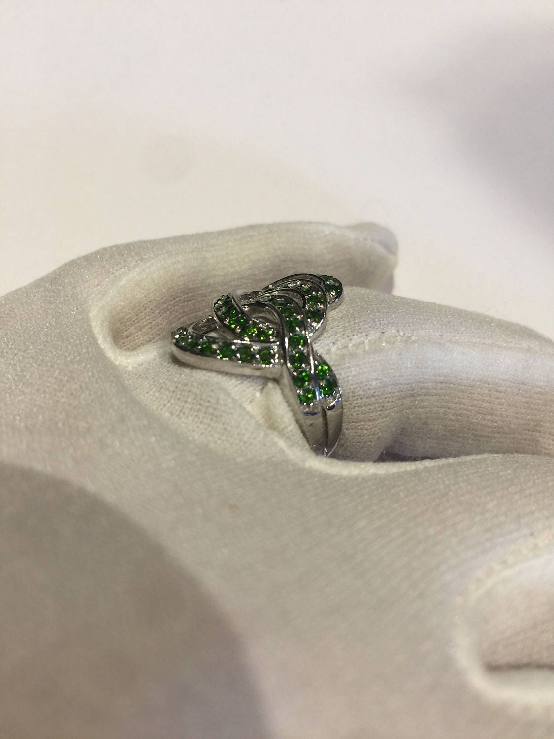 Vintage Handmade Green Chrome Diopside Filigree Setting Sterling Silver Gothic Ring