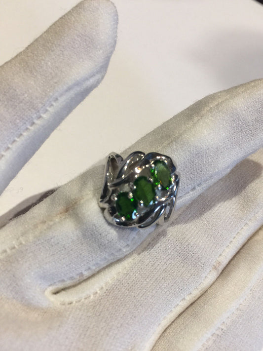 Vintage Handmade Green Chrome Diopside Filigree Setting Sterling Silver Gothic Ring