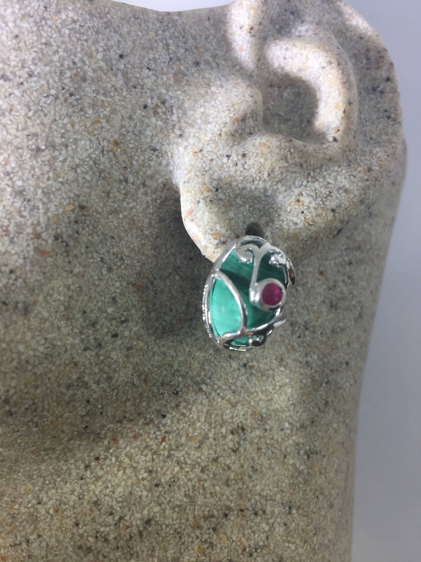 Vintage Handmade 925 Sterling Silver Green malachite and Ruby Stud Earrings